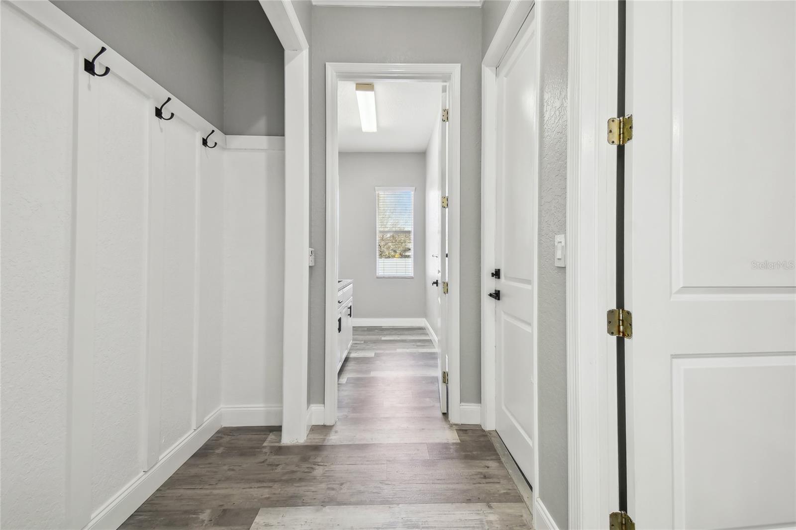 Listing photo id 41 for 6644 Country Club Road