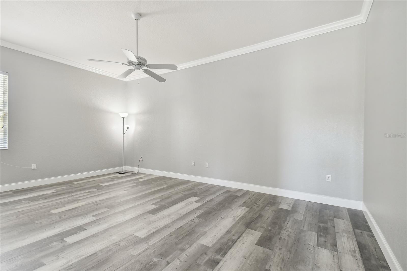 Listing photo id 46 for 6644 Country Club Road