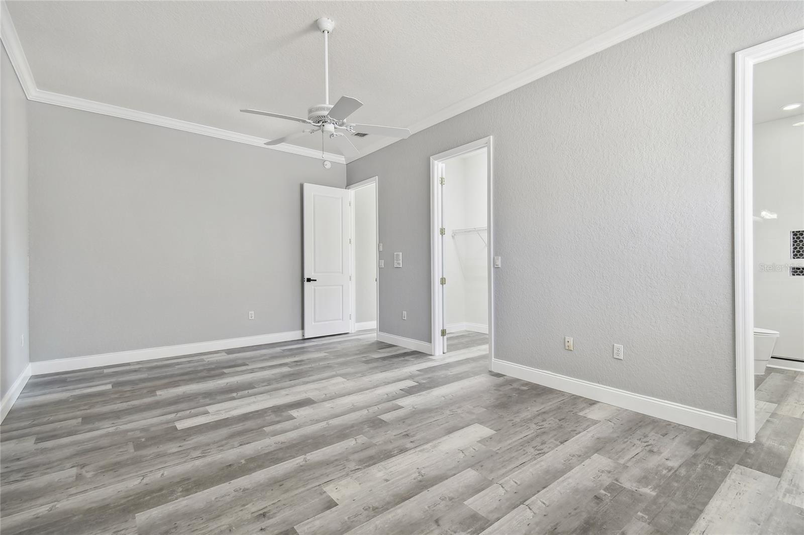 Listing photo id 48 for 6644 Country Club Road