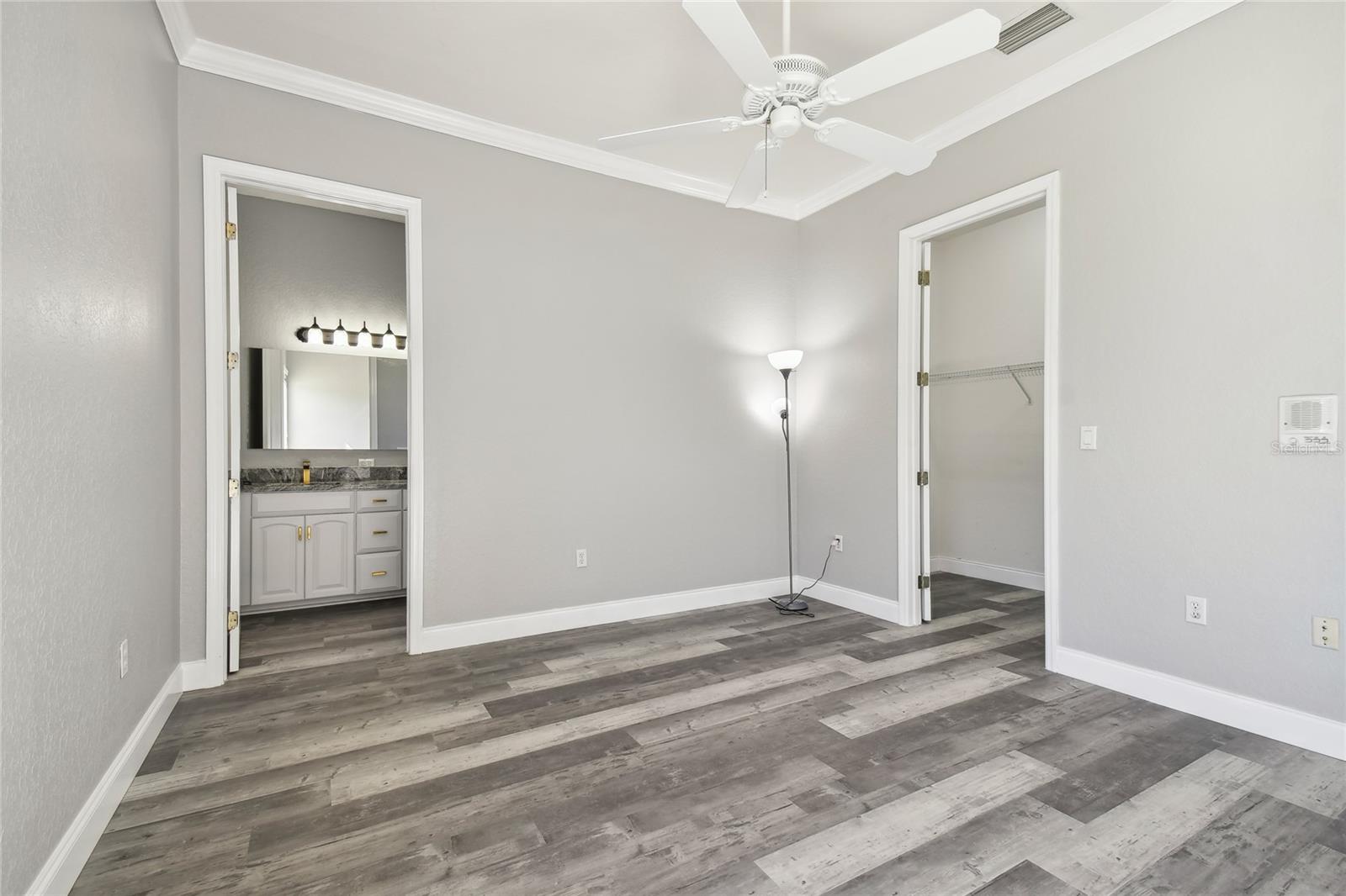 Listing photo id 54 for 6644 Country Club Road