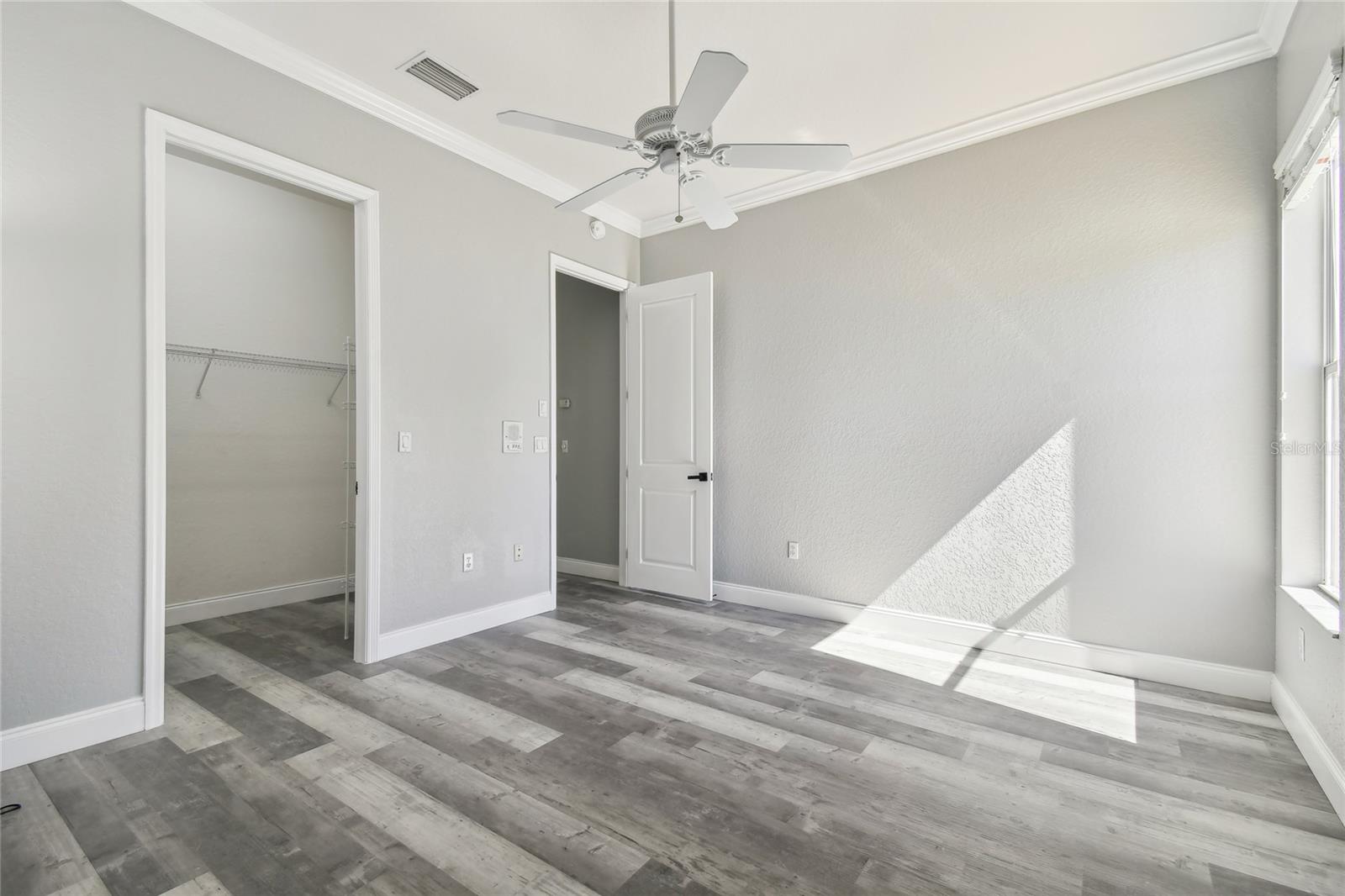 Listing photo id 55 for 6644 Country Club Road