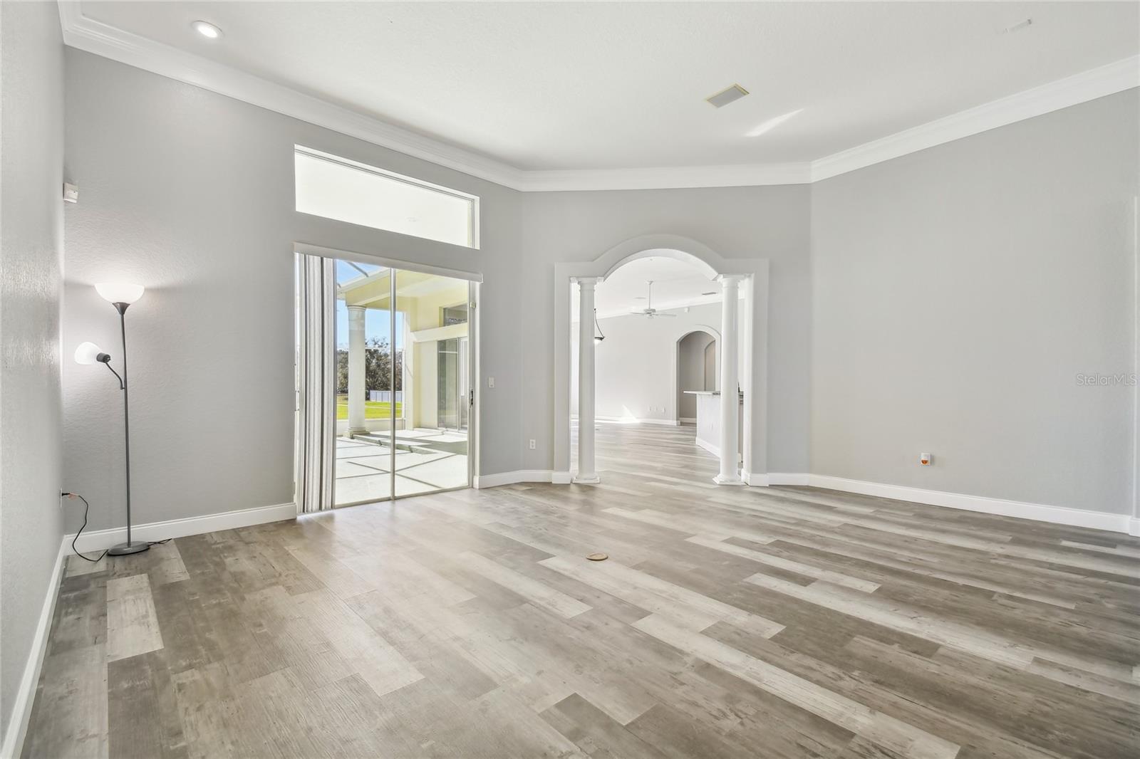 Listing photo id 4 for 6644 Country Club Road