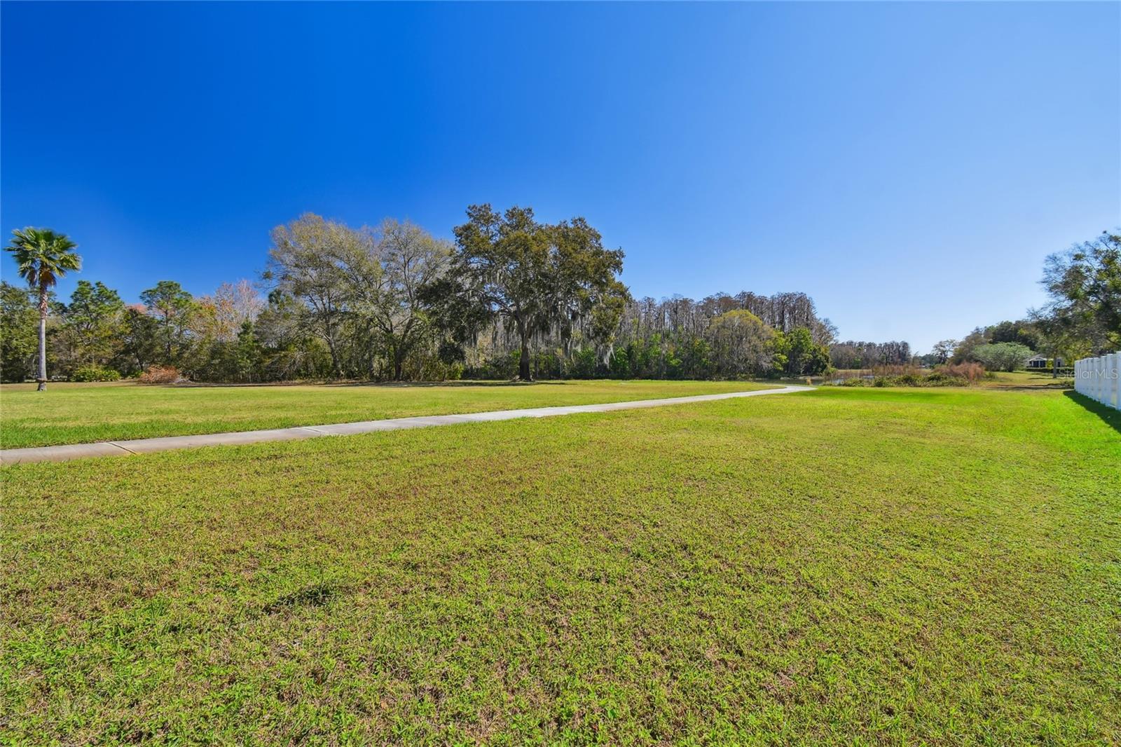 Listing photo id 66 for 6644 Country Club Road