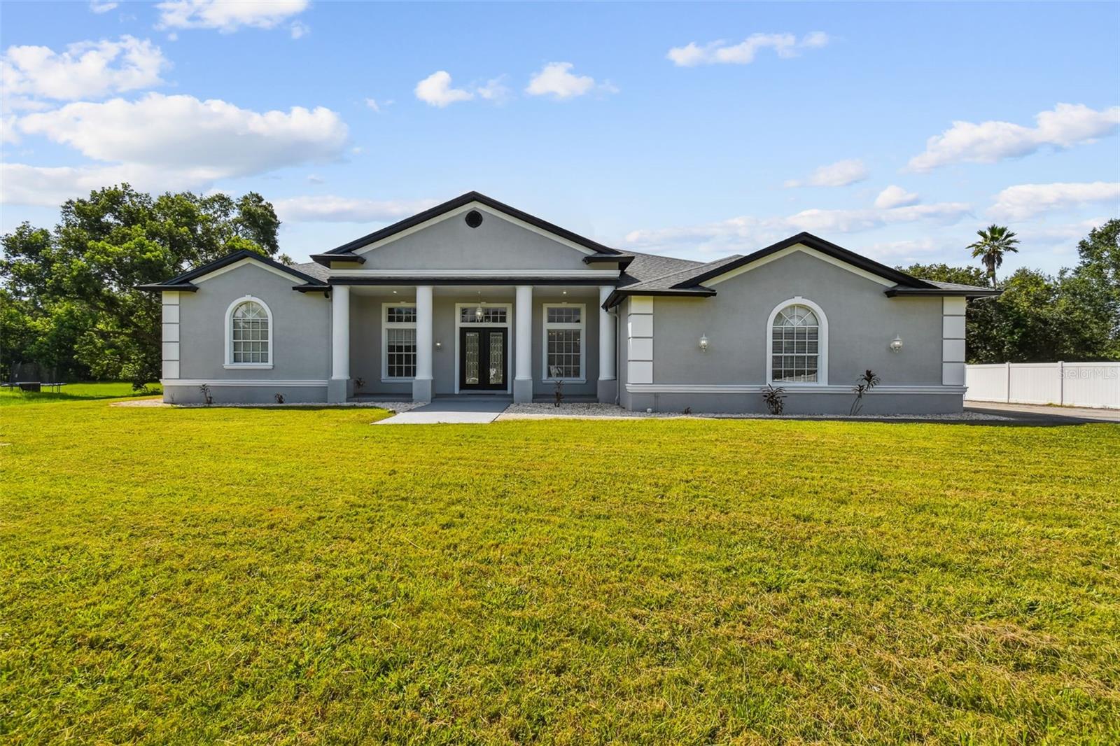 Listing photo id 71 for 6644 Country Club Road