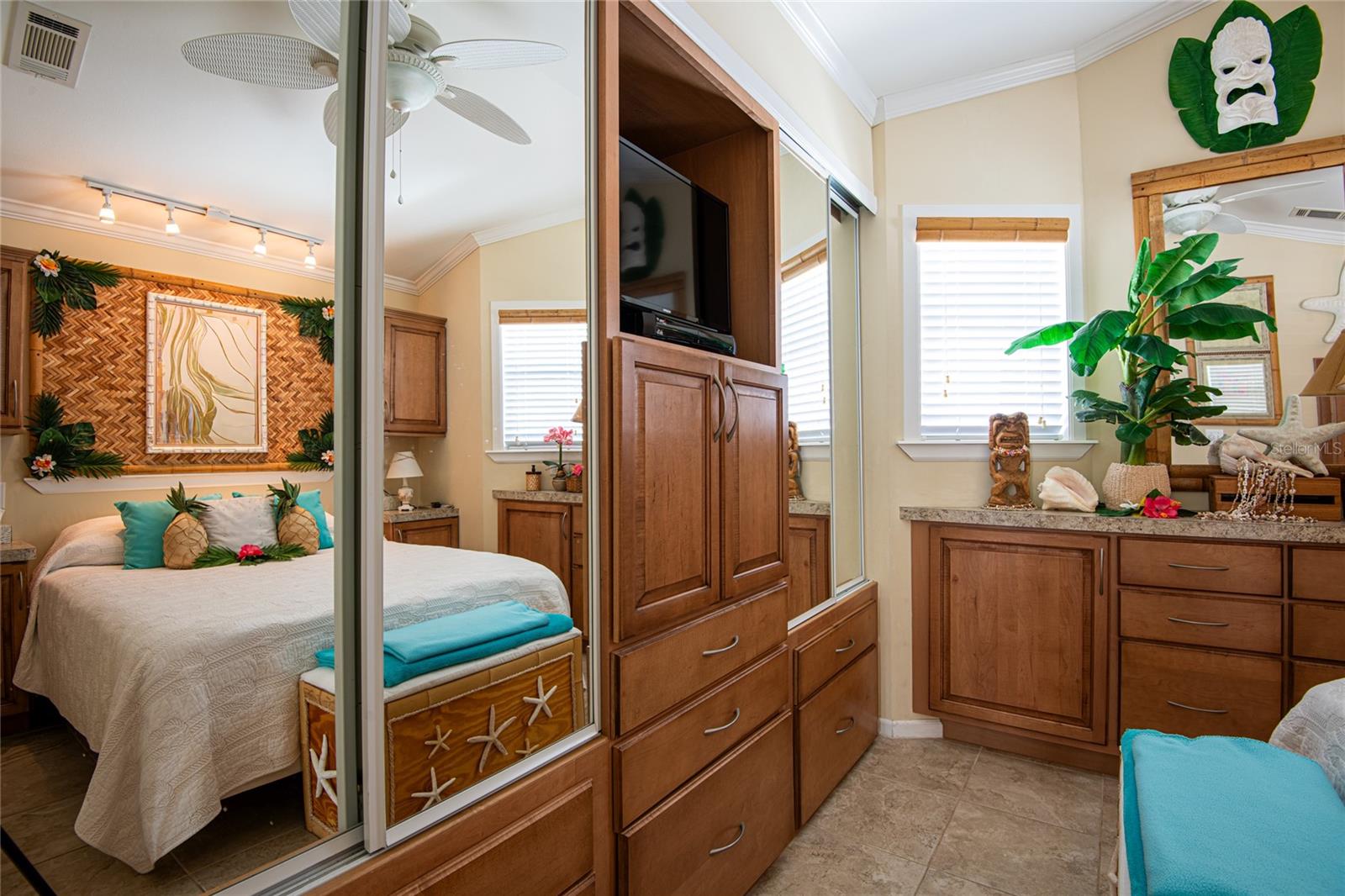 Image 13 of 37 For 20300 Leonard Road 33