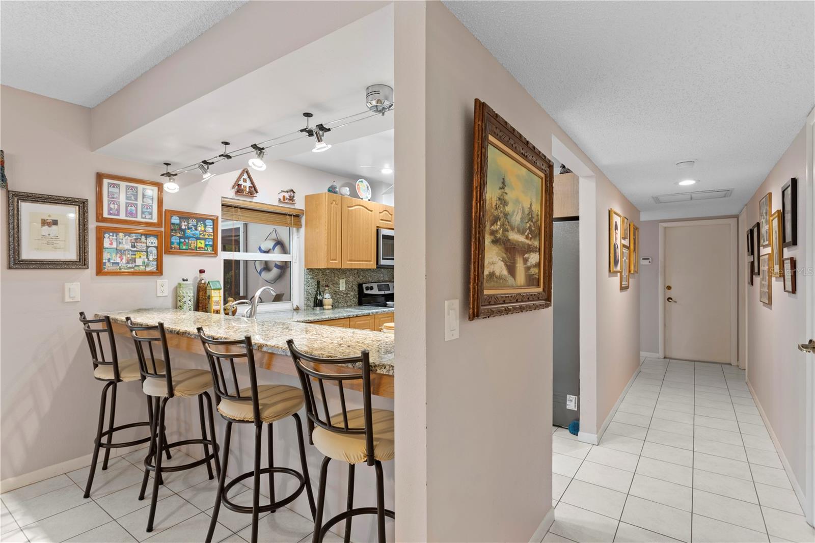 Image 12 of 41 For 2656 Clubhouse Drive S