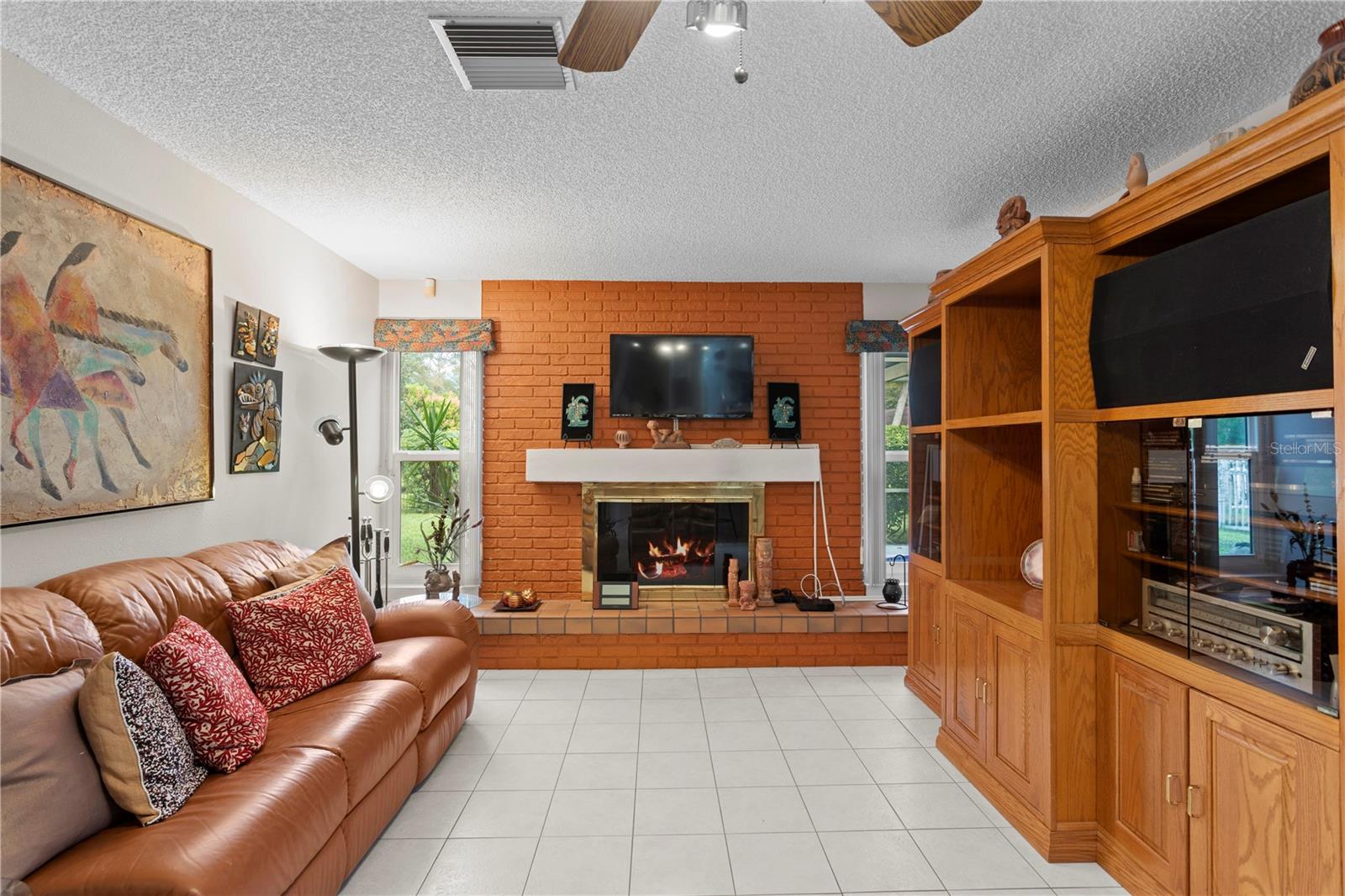 Image 16 of 41 For 2656 Clubhouse Drive S