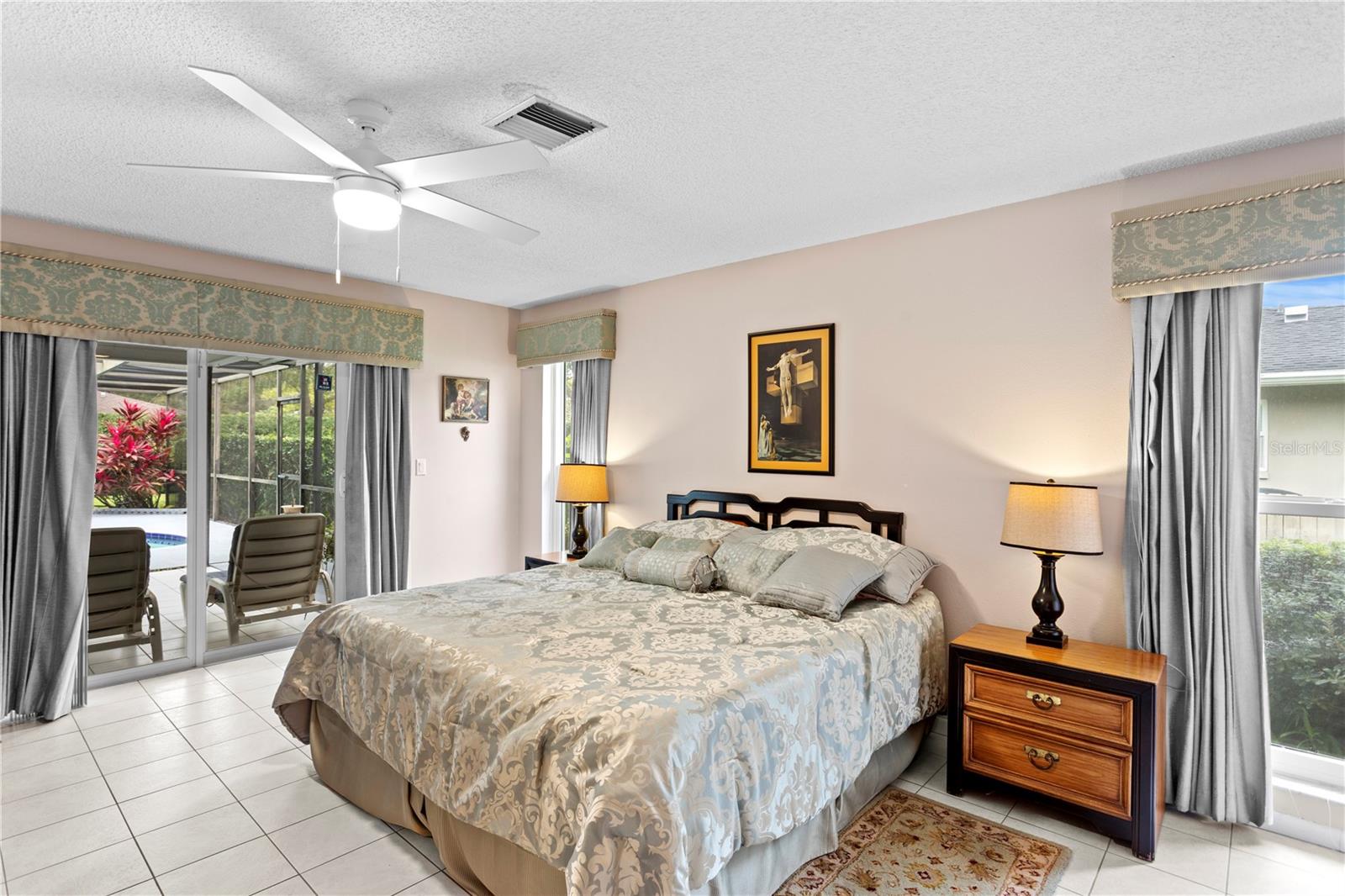 Image 18 of 41 For 2656 Clubhouse Drive S