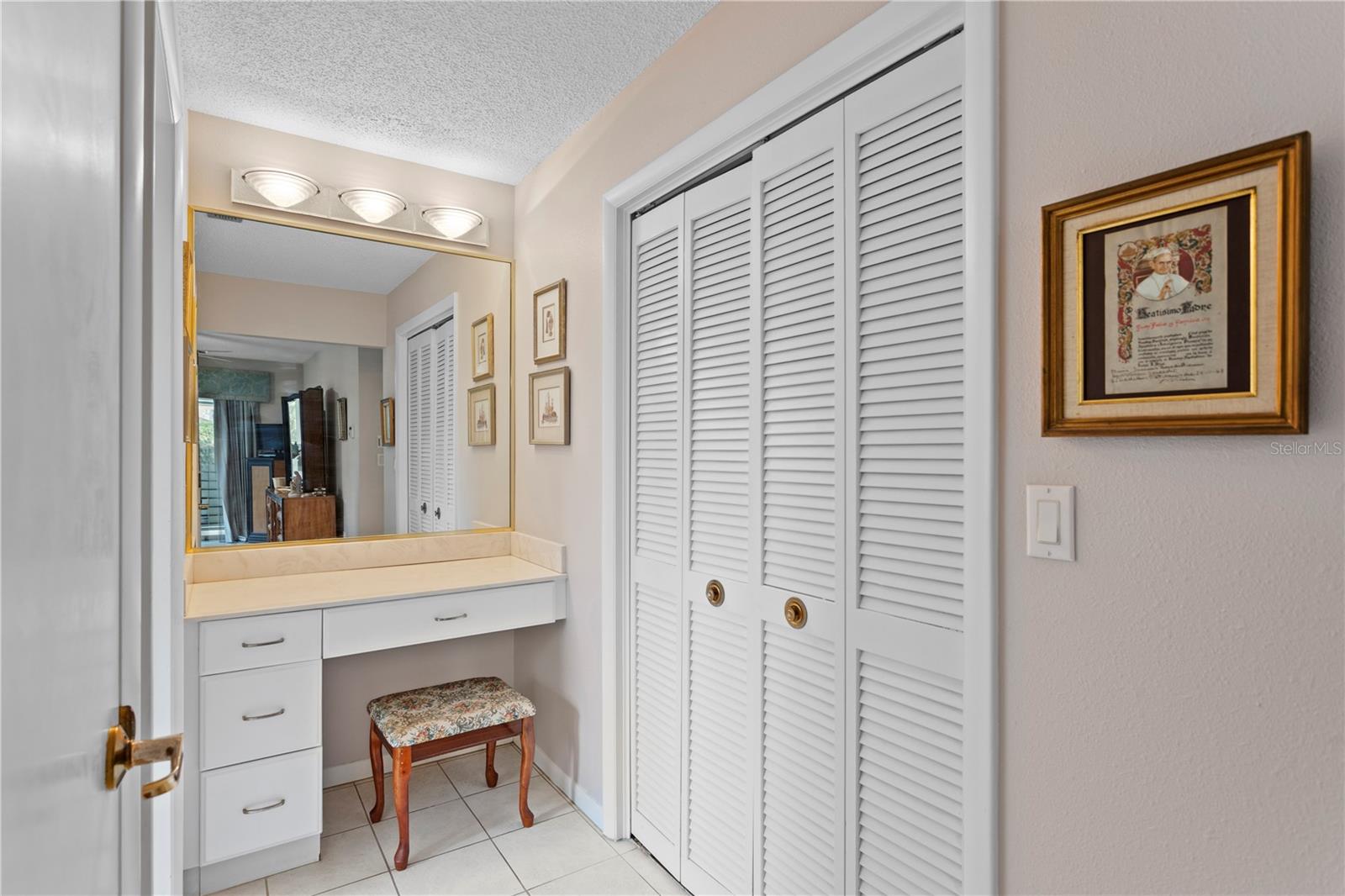 Image 20 of 41 For 2656 Clubhouse Drive S