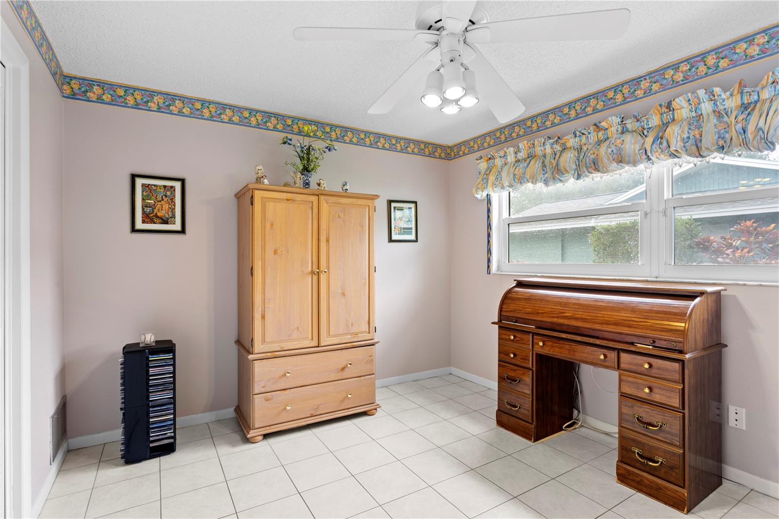 Image 23 of 41 For 2656 Clubhouse Drive S