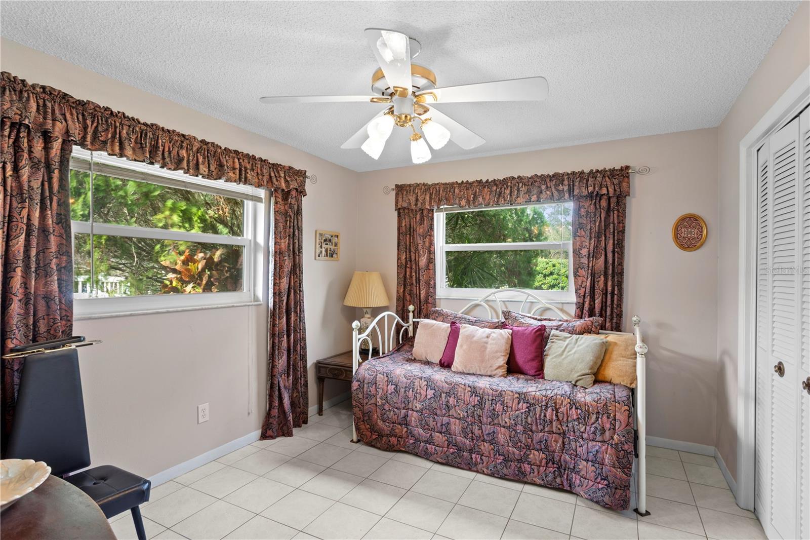 Image 26 of 41 For 2656 Clubhouse Drive S