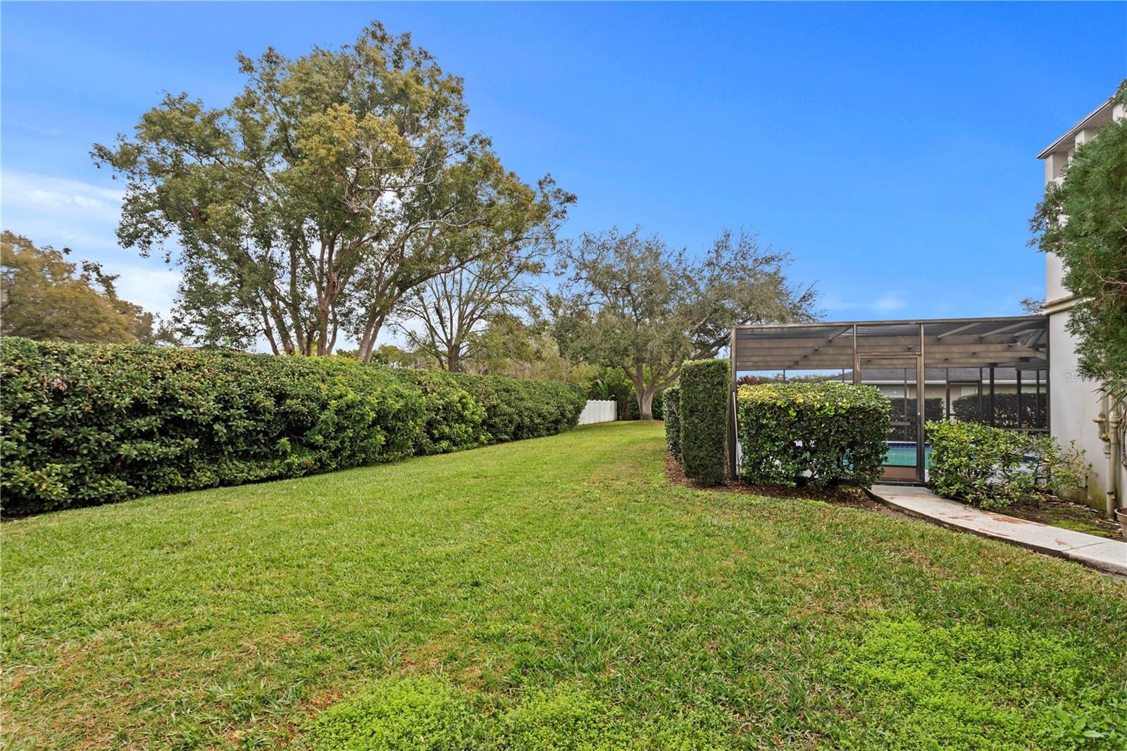 Image 33 of 41 For 2656 Clubhouse Drive S