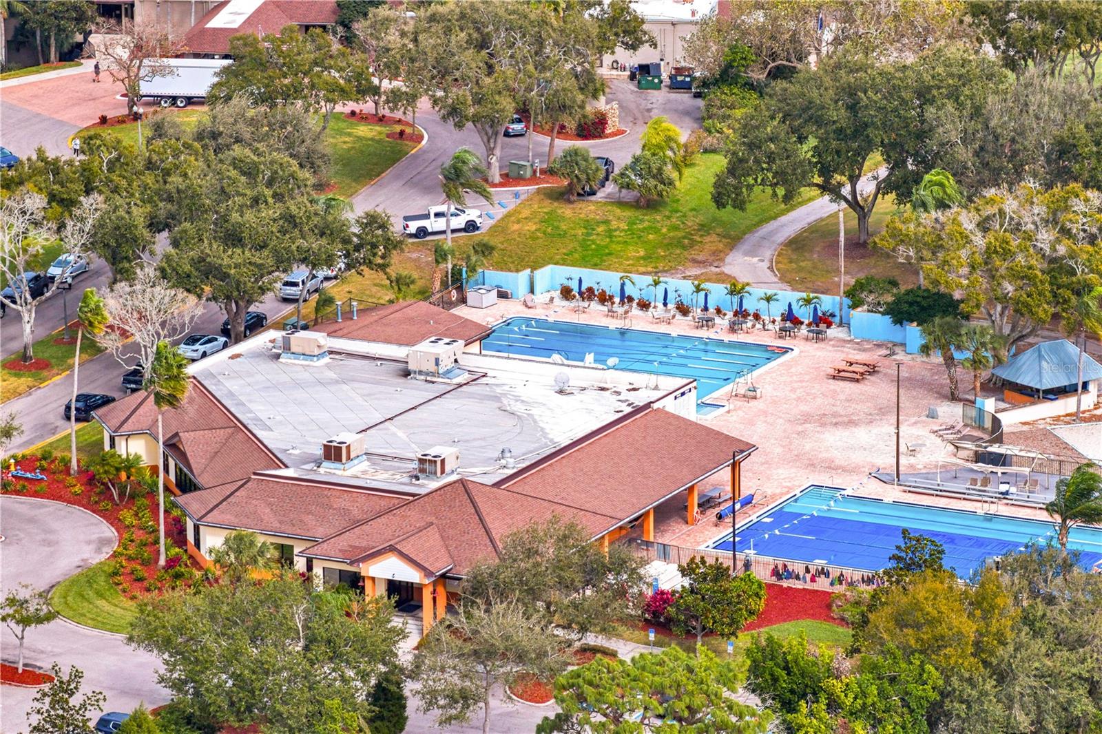 Image 37 of 41 For 2656 Clubhouse Drive S