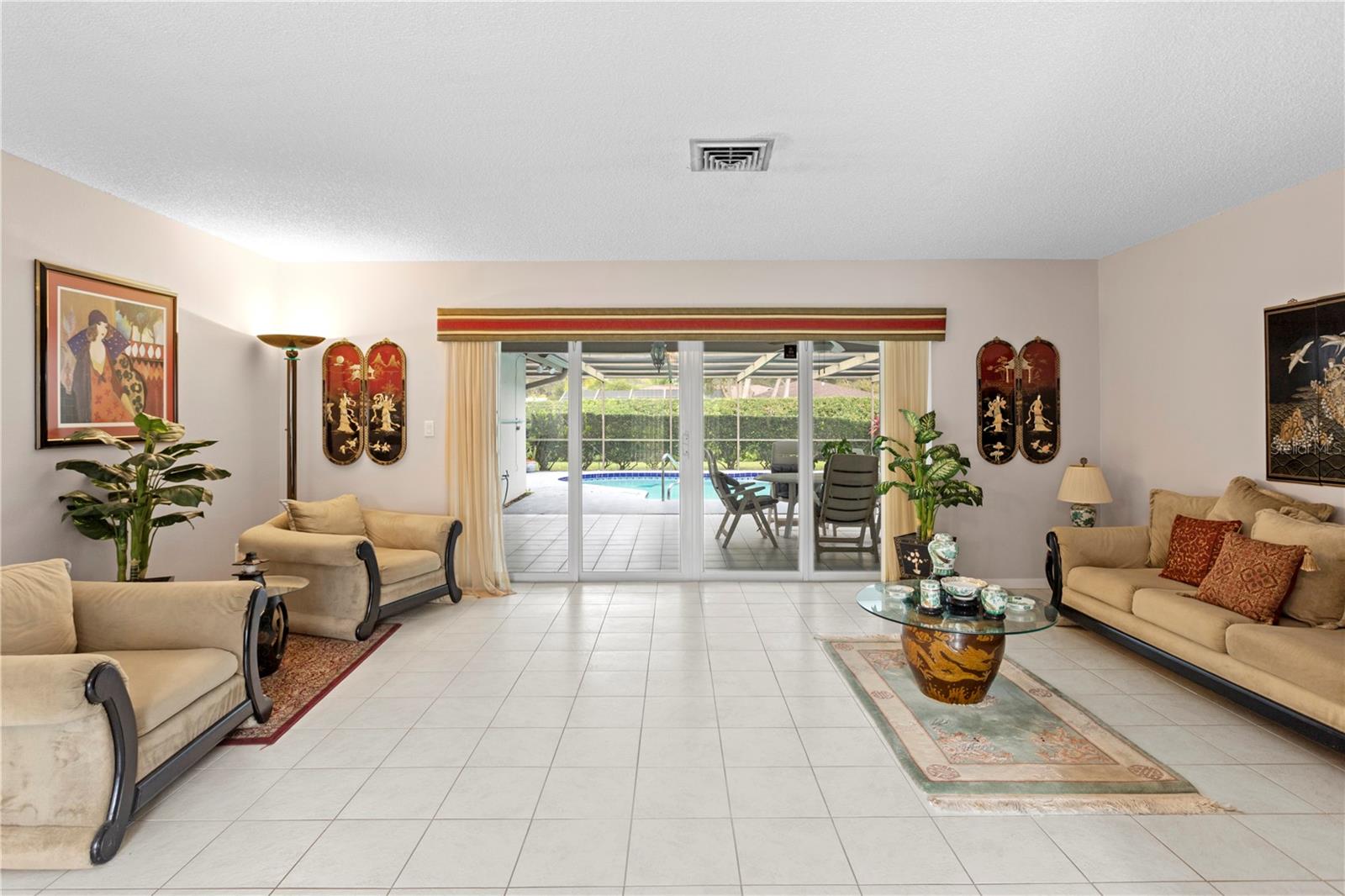 Image 8 of 41 For 2656 Clubhouse Drive S