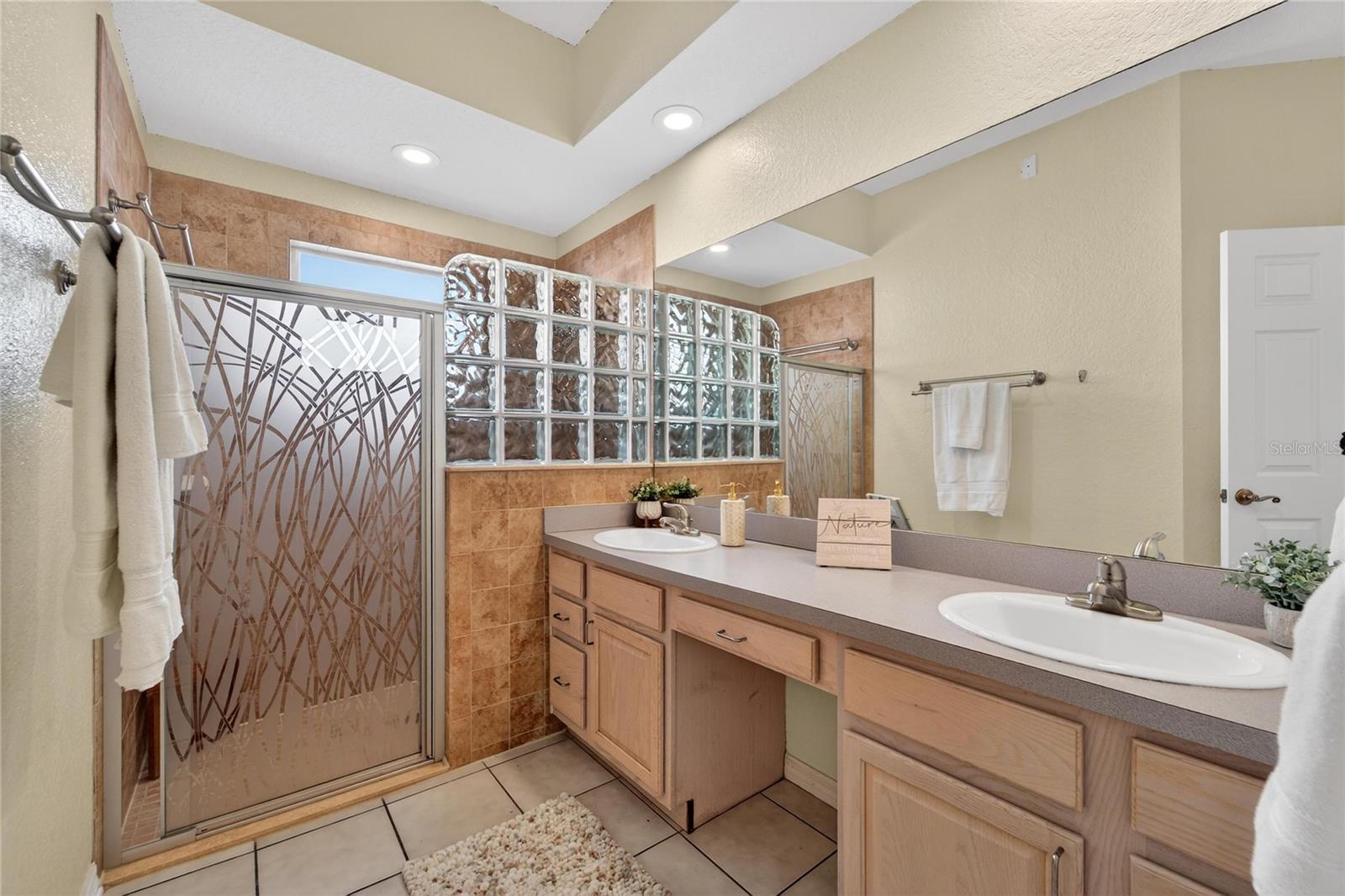 Image 35 of 67 For 1726 Loriana Street