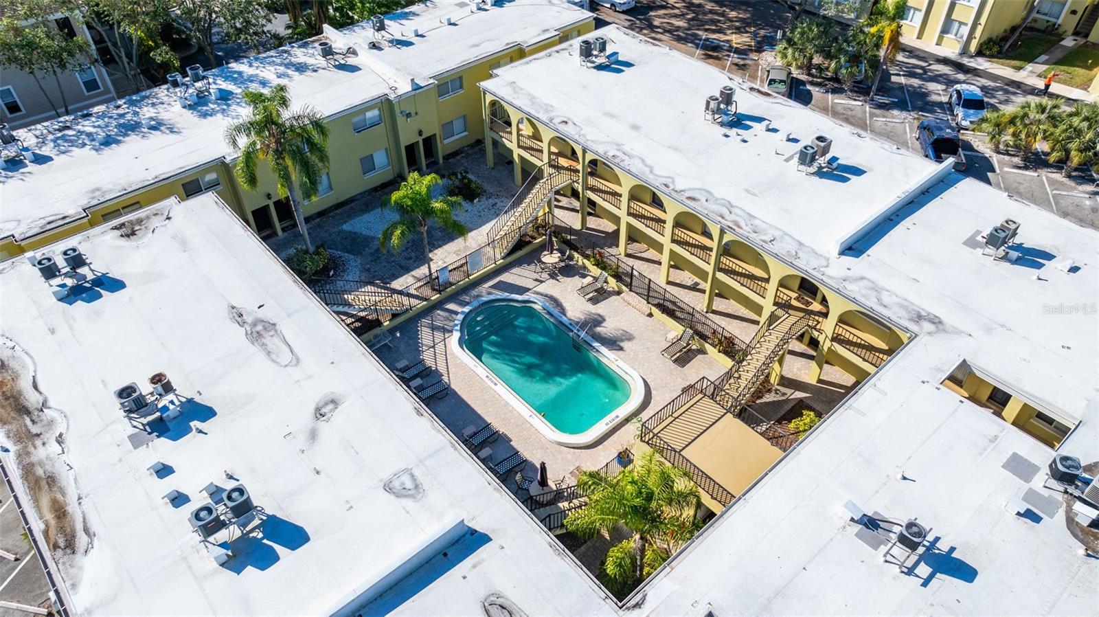 Image 12 of 18 For 3206 Azeele Street 128