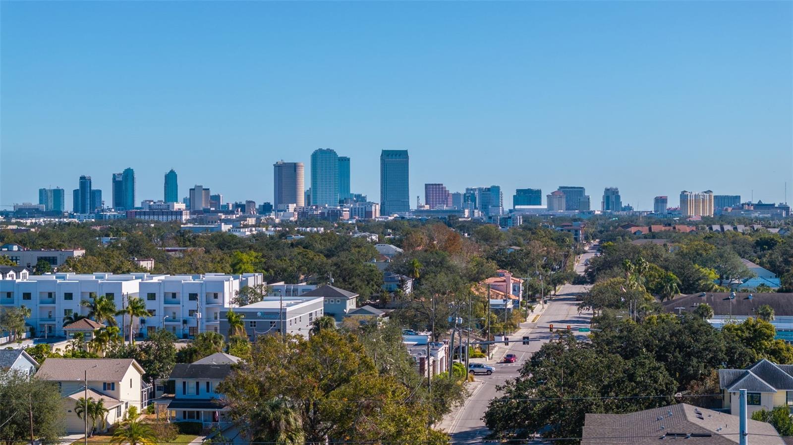 Image 13 of 18 For 3206 Azeele Street 128