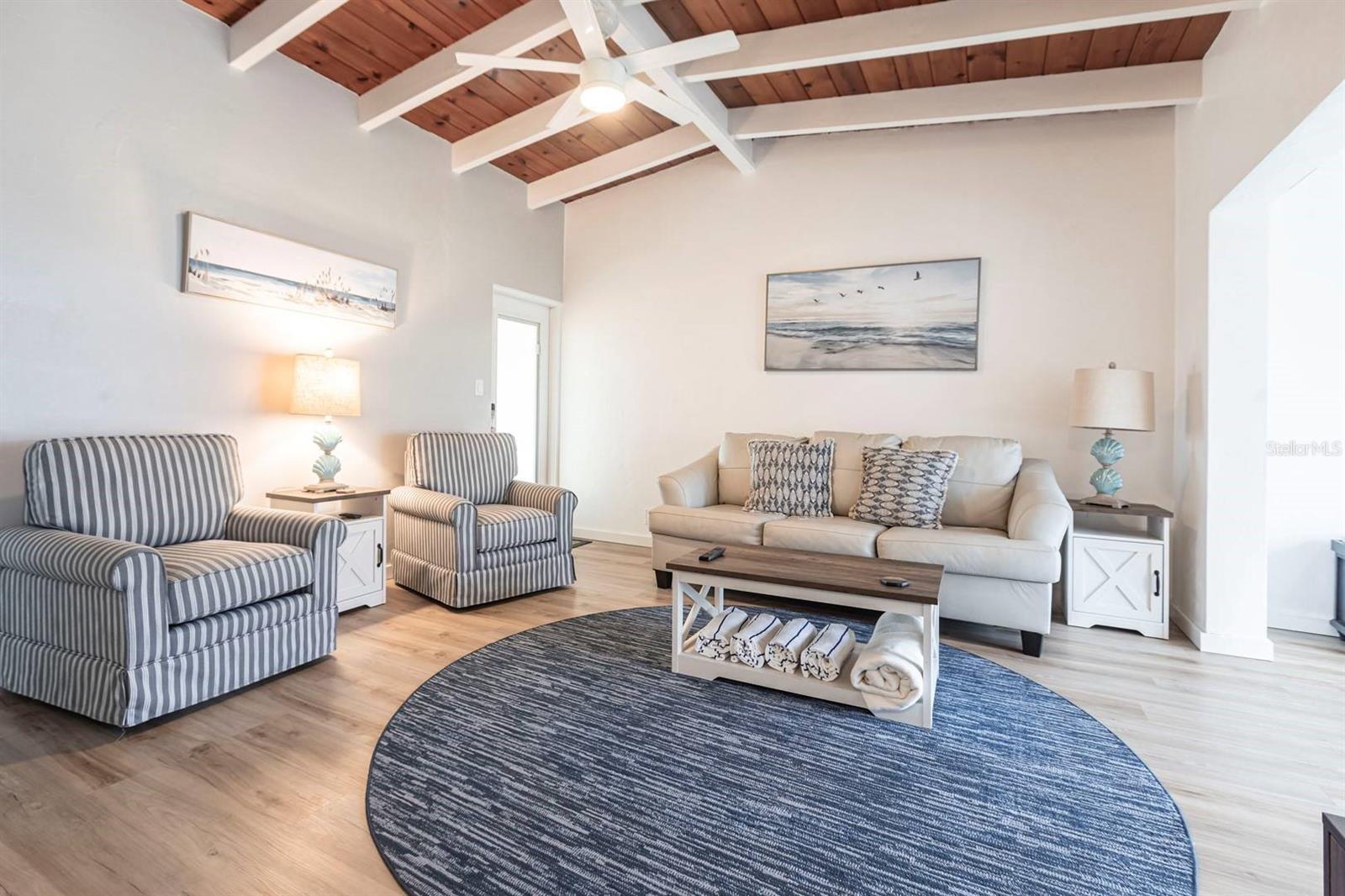 Image 4 of 21 For 6006 Midnight Pass Road 54