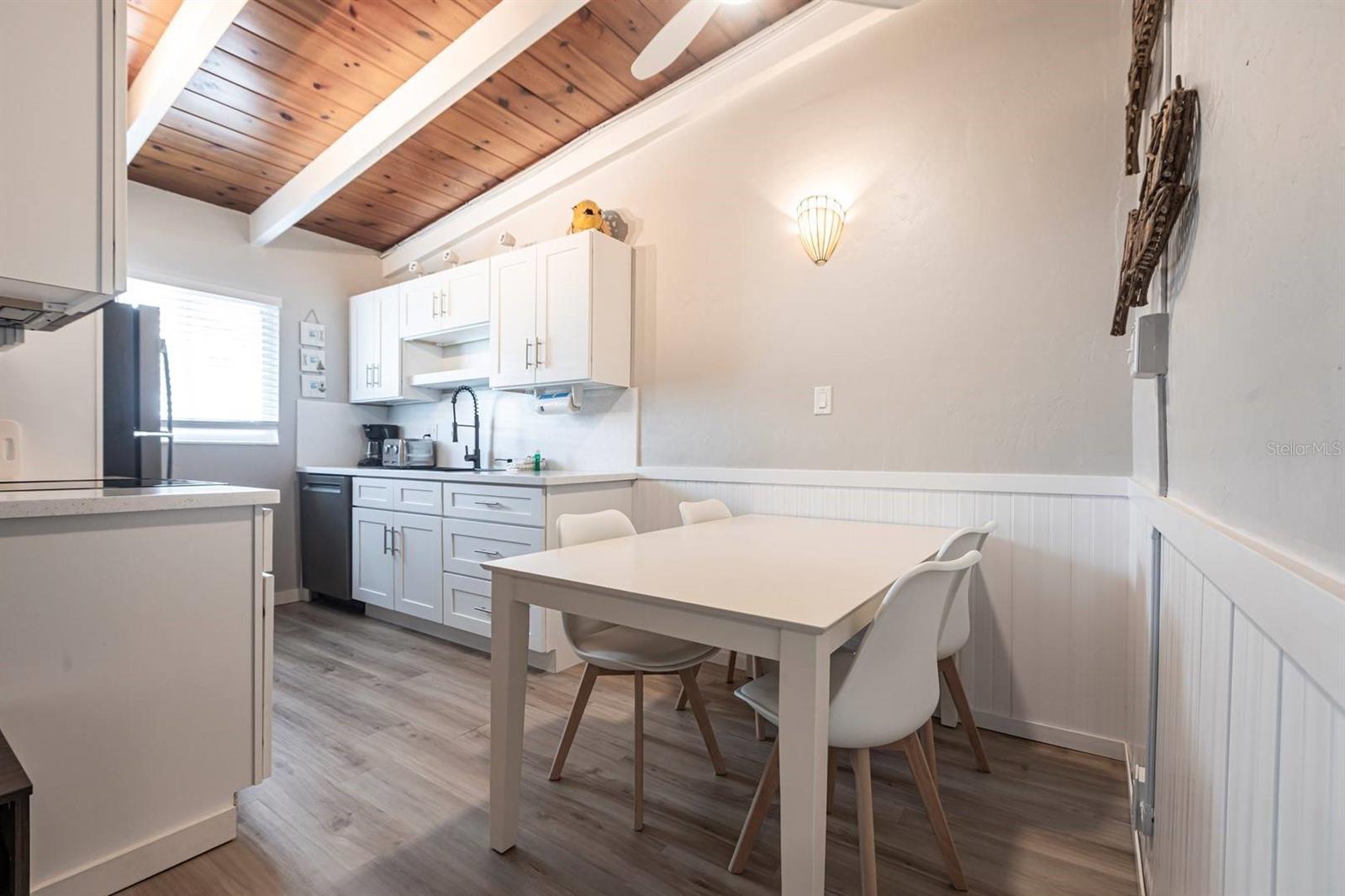 Image 8 of 21 For 6006 Midnight Pass Road 54