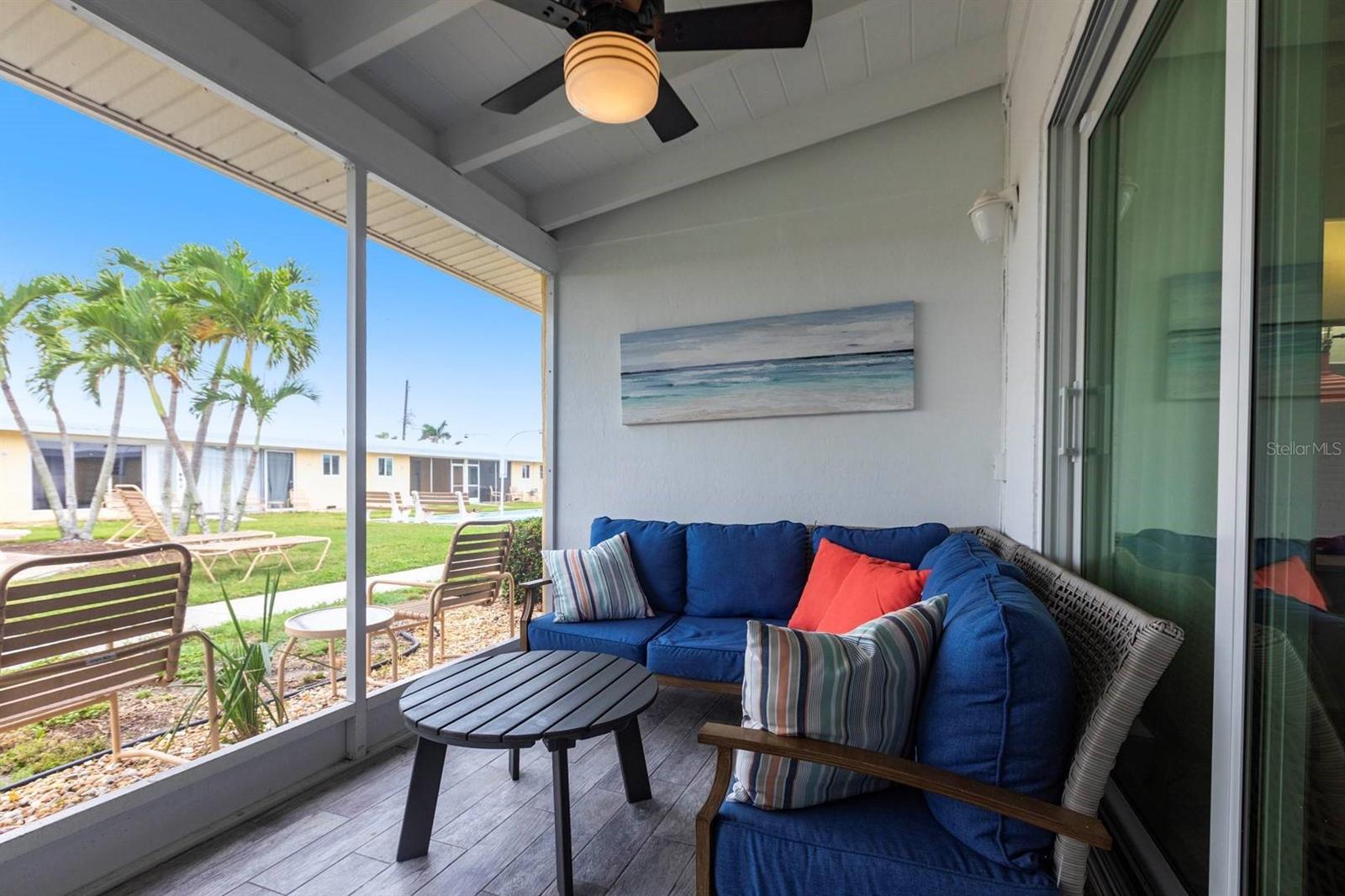 Image 12 of 24 For 6006 Midnight Pass Road 22