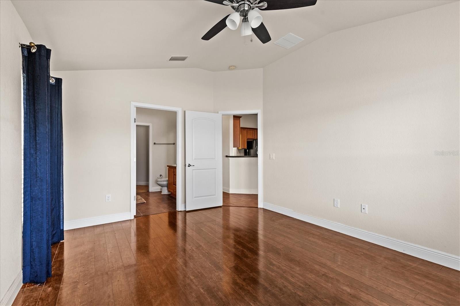 Image 18 of 57 For 10827 Standing Stone Drive