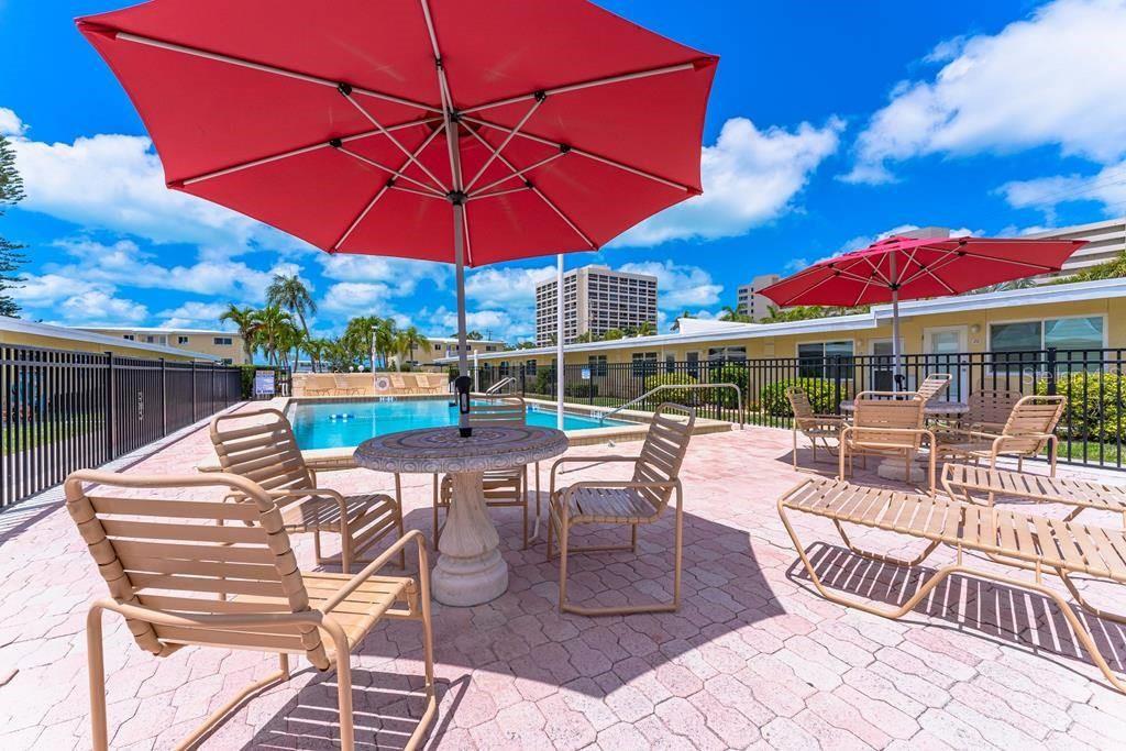 Image 12 of 19 For 6006 Midnight Pass Road 29