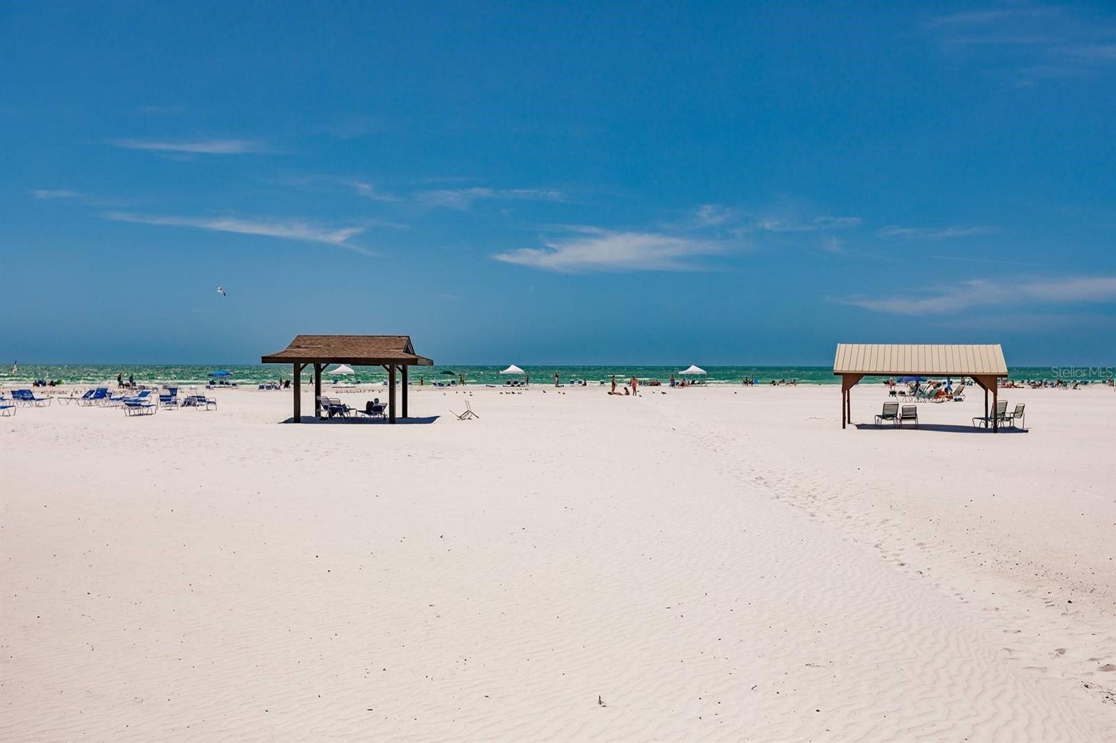 Image 17 of 19 For 6006 Midnight Pass Road 29