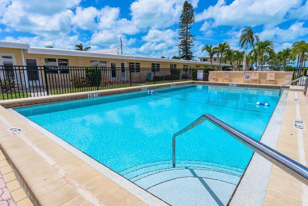 Image 13 of 22 For 6006 Midnight Pass Road 64