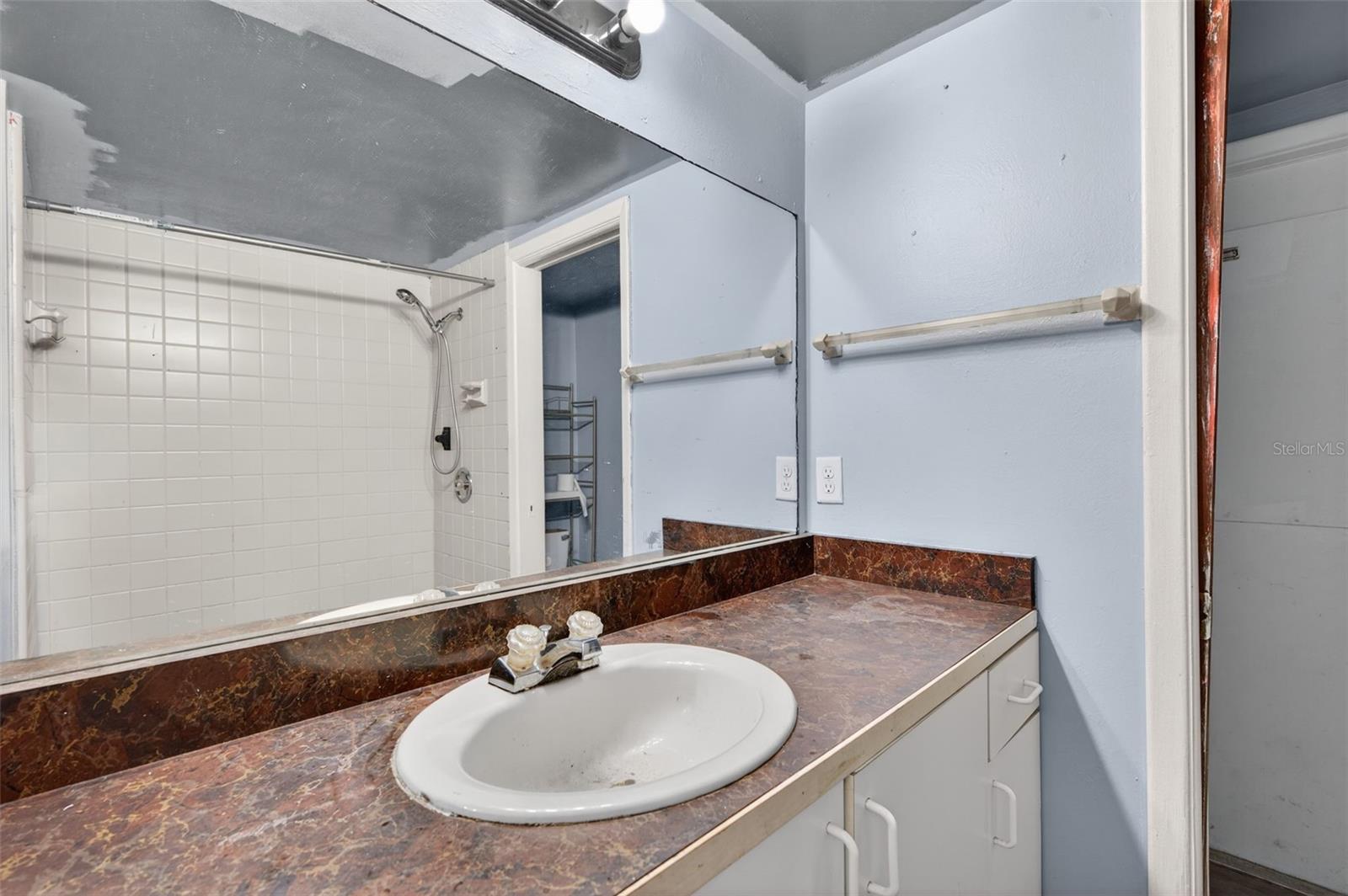 Image 19 of 36 For 260 13th Street N