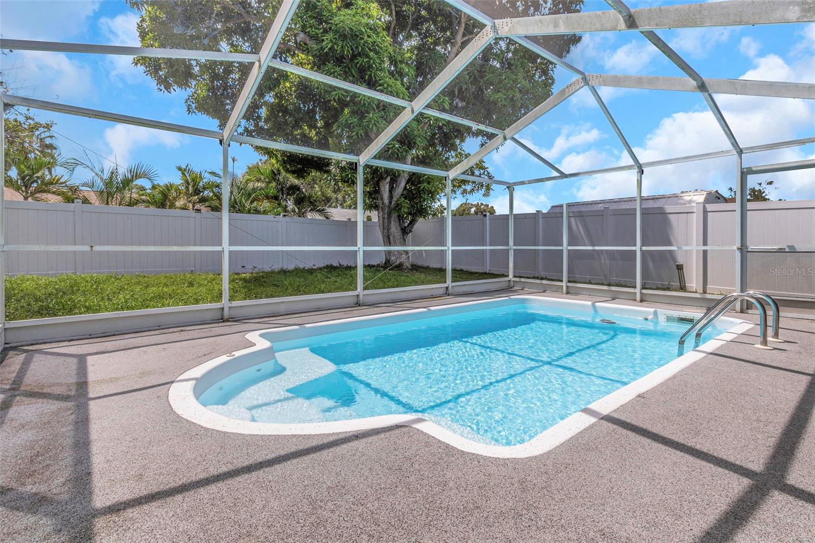 Image 11 of 47 For 6842 62nd Avenue N