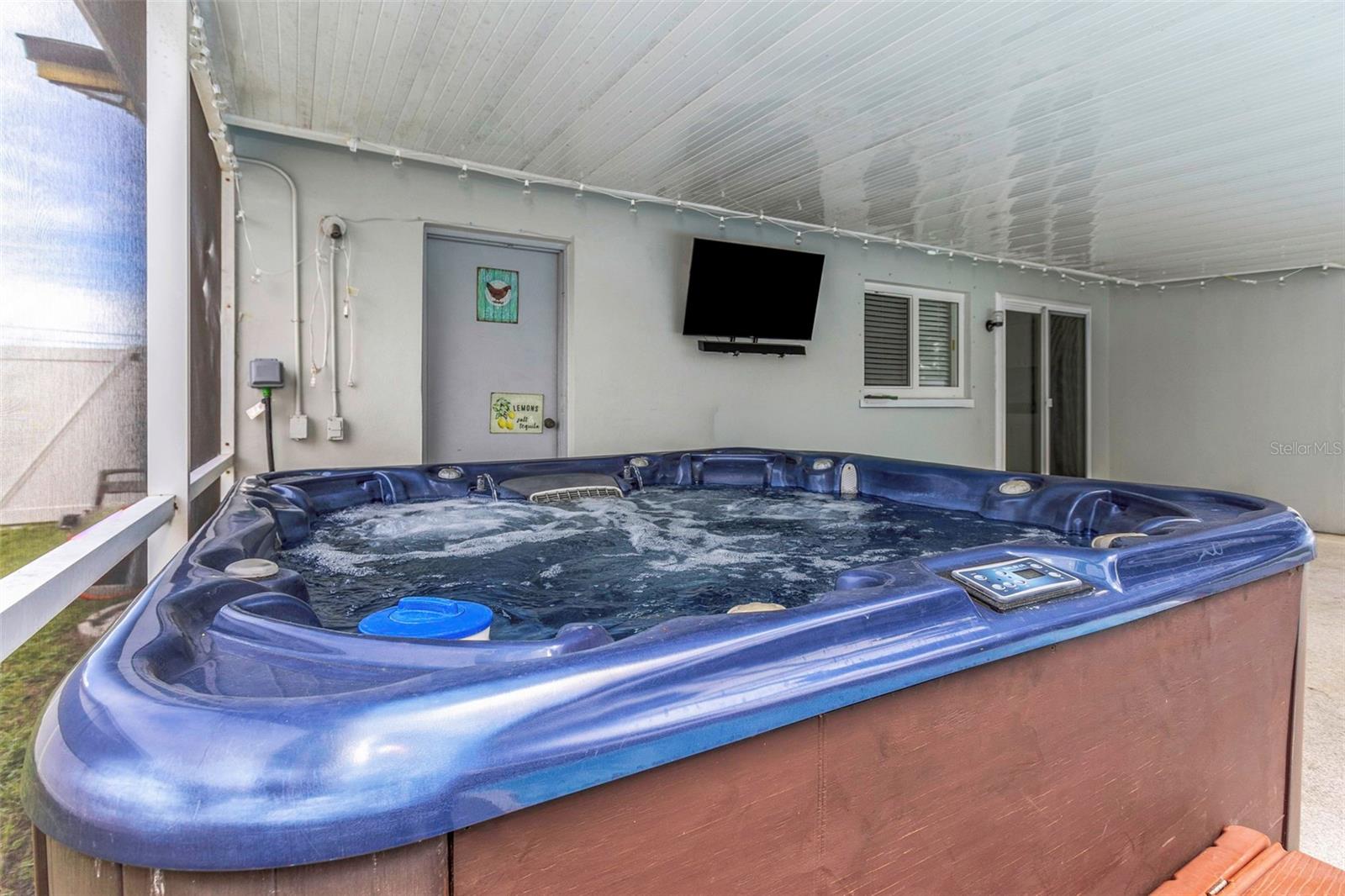 Image 15 of 47 For 6842 62nd Avenue N