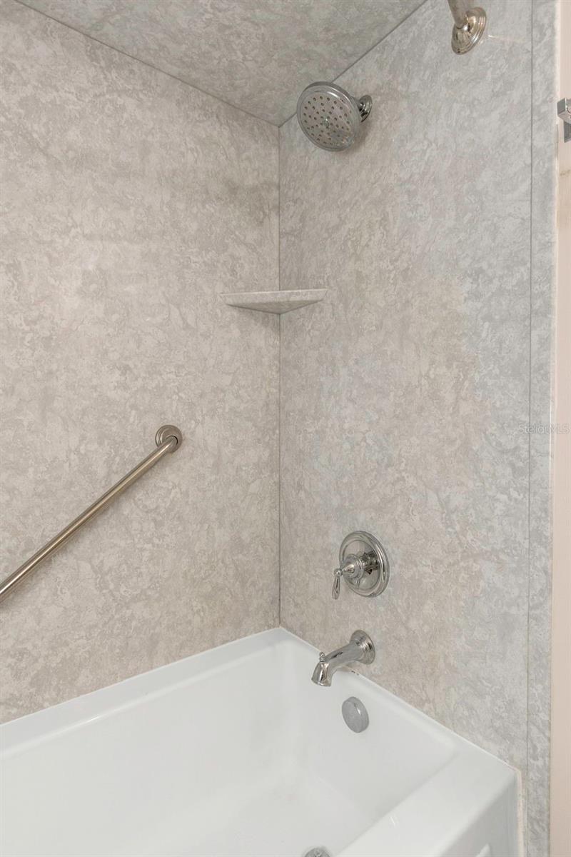 Image 26 of 47 For 6842 62nd Avenue N