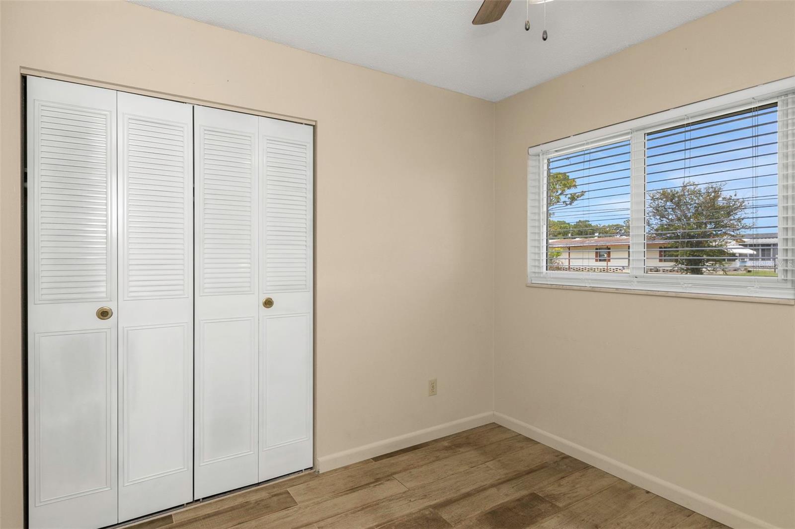 Image 27 of 47 For 6842 62nd Avenue N