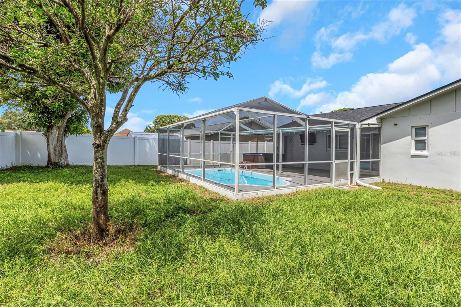 Image 8 of 47 For 6842 62nd Avenue N