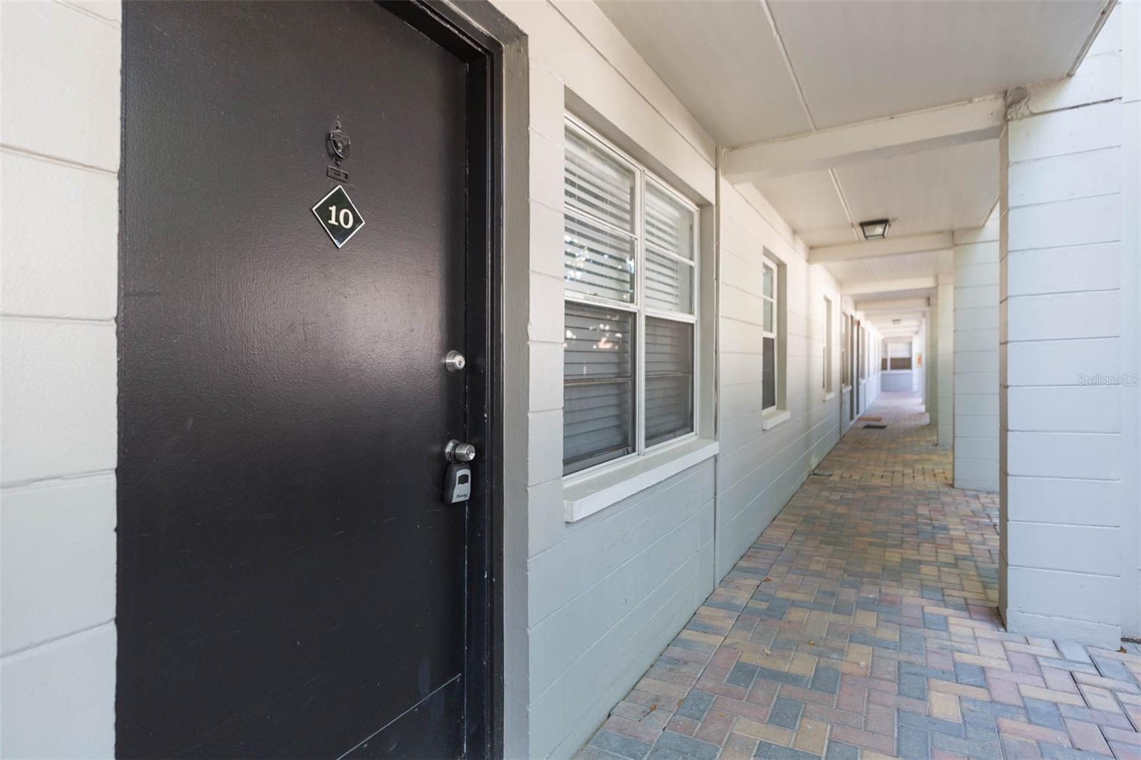 Image 2 of 26 For 5221 Bayshore Boulevard 10