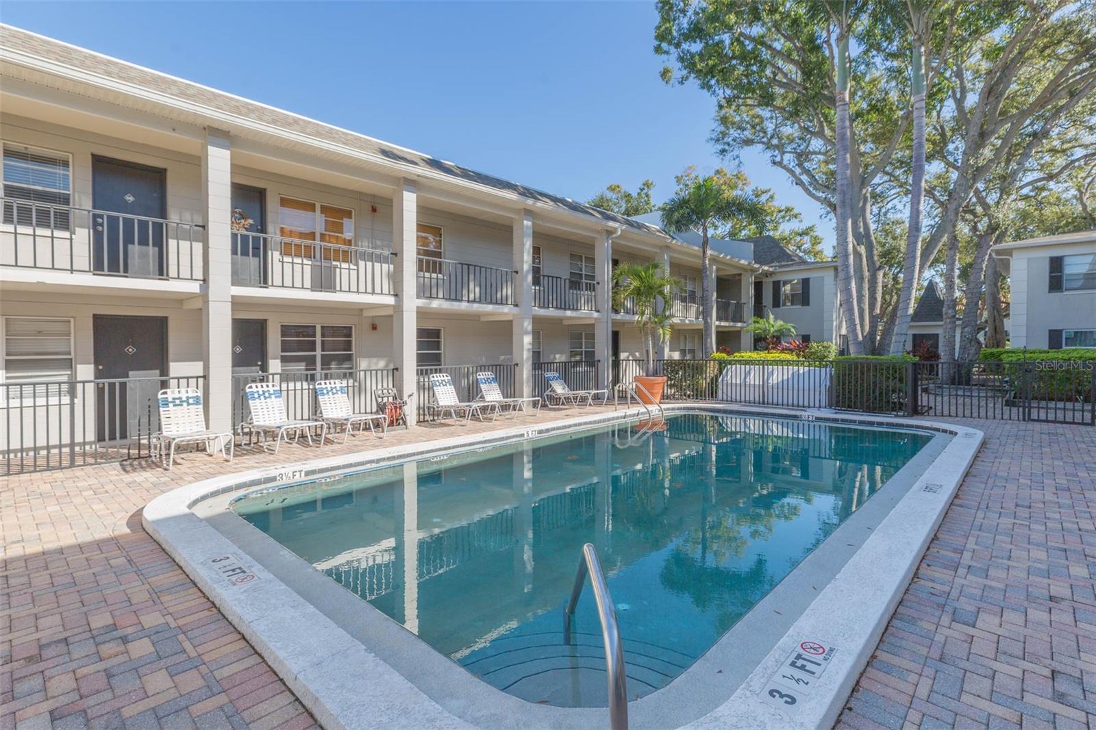 Image 23 of 26 For 5221 Bayshore Boulevard 10