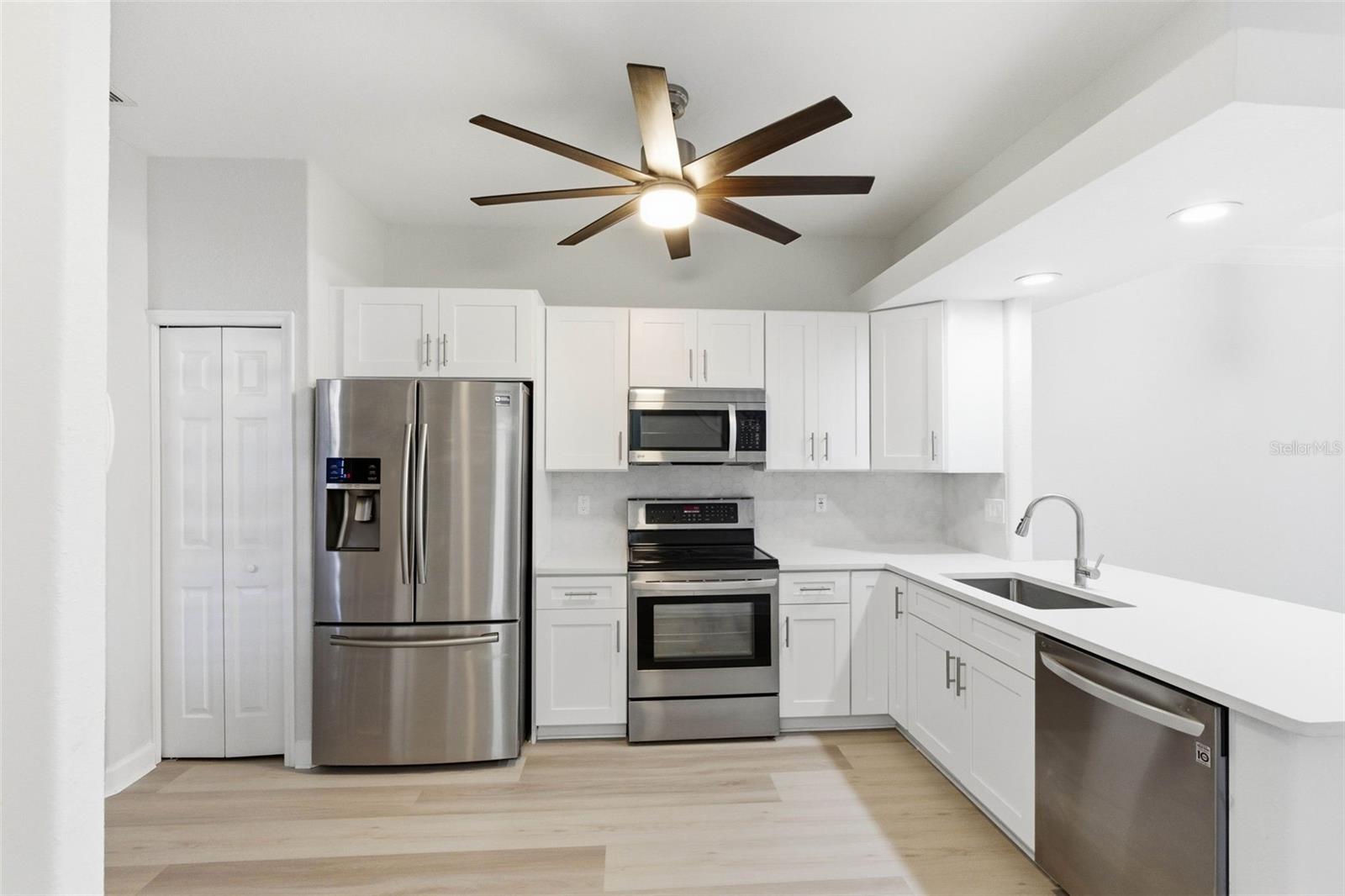 Image 4 of 33 For 5346 Neil Drive