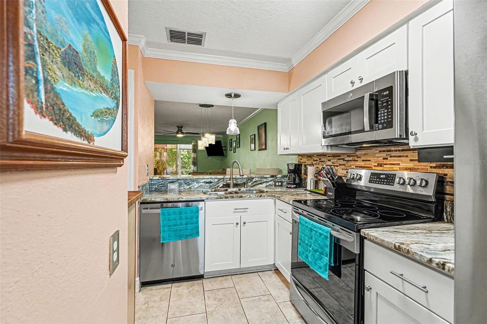 Image 14 of 30 For 4821 Myrtle Oak Drive 12