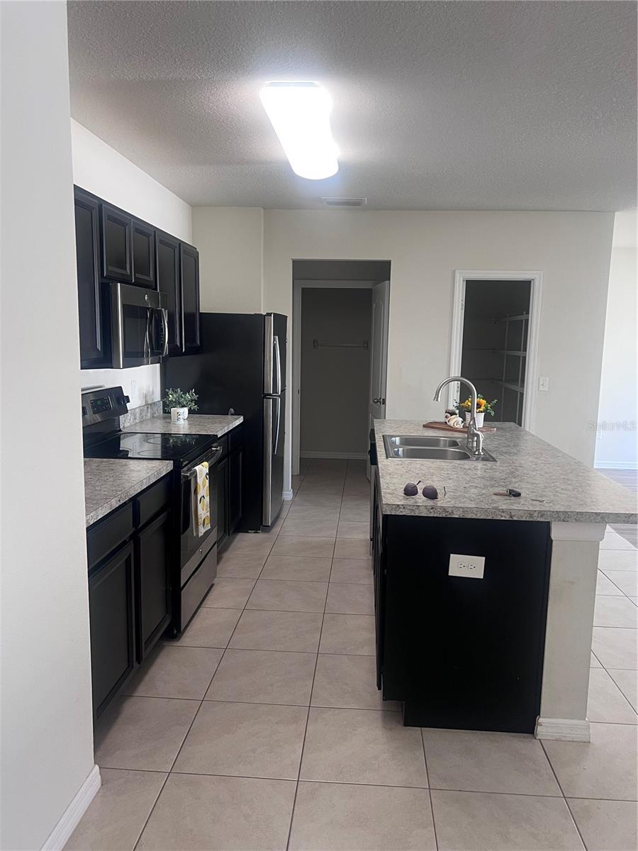 Image 3 of 16 For 14403 Dunrobin Drive