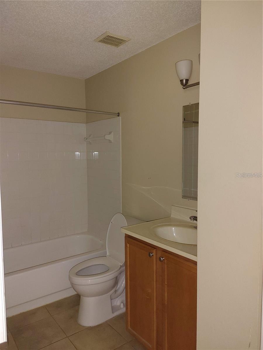 Listing photo id 3 for 215 Lake Brook Circle 204