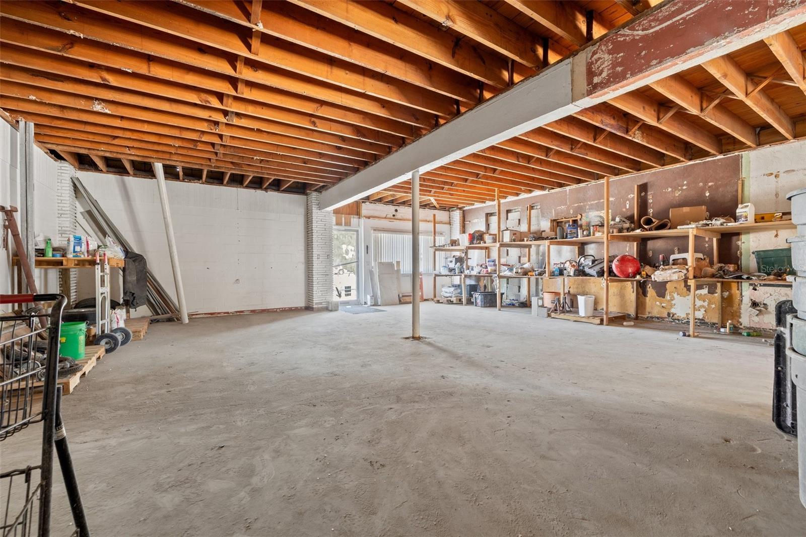 Listing photo id 6 for 7900 Blind Pass Road