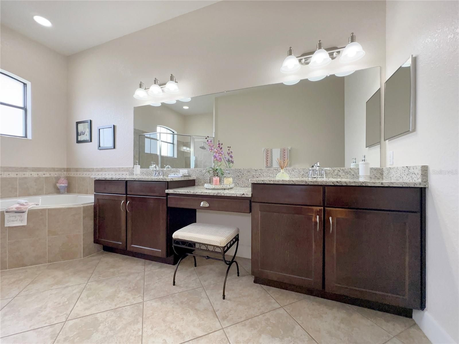 Image 11 of 51 For 166 Marylee Lane