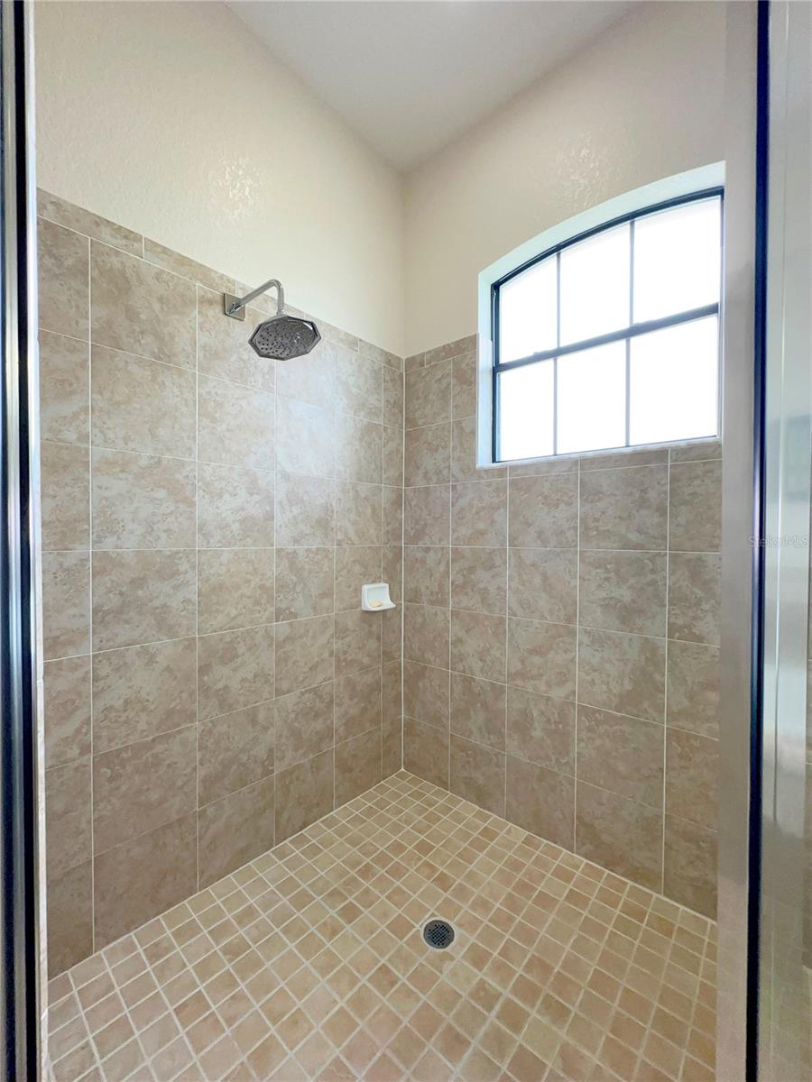 Image 14 of 51 For 166 Marylee Lane