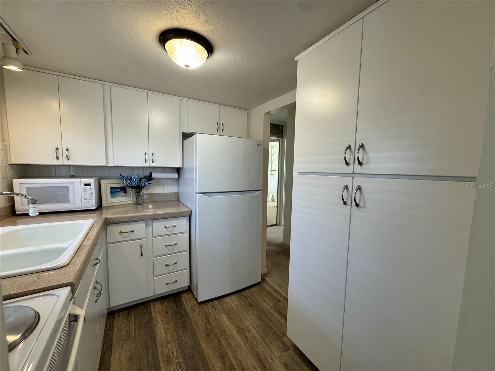 Image 6 of 38 For 1826 Sunny Drive D26