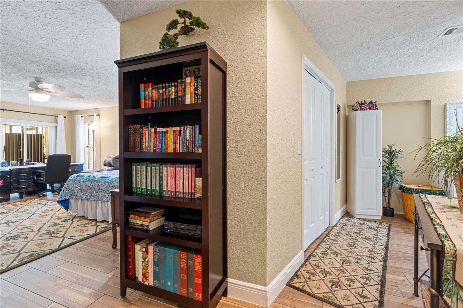 Image 17 of 80 For 1905 Country Club Court