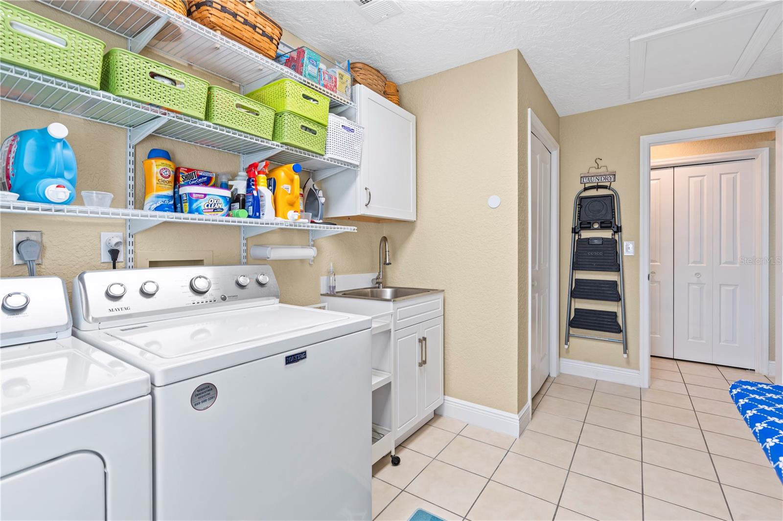 Image 36 of 80 For 1905 Country Club Court