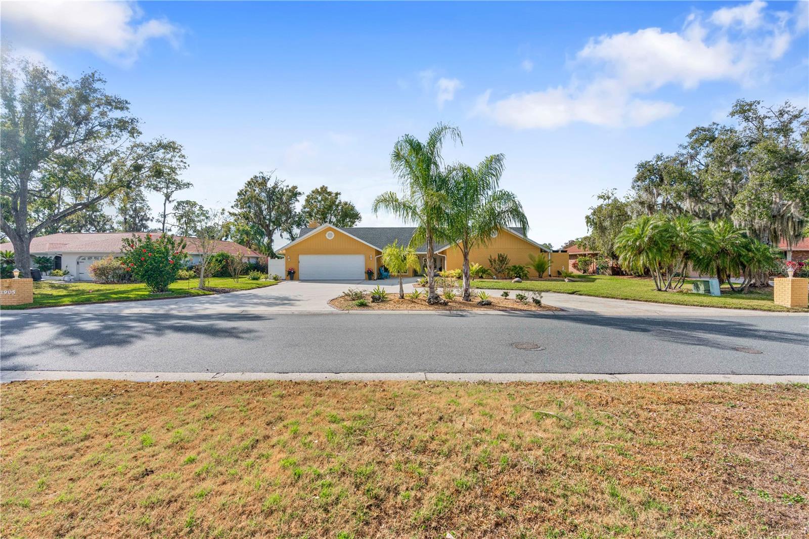 Image 41 of 80 For 1905 Country Club Court