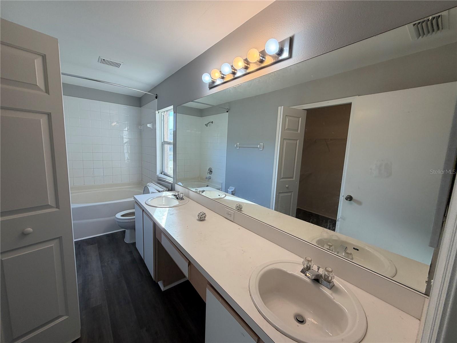 Image 17 of 19 For 11701 Brenford Crest Drive