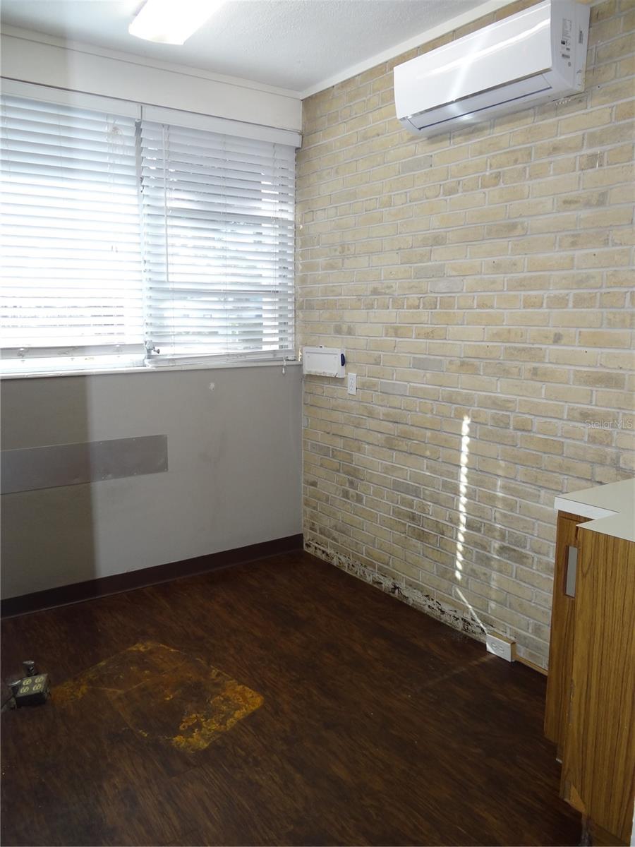 Image 16 of 37 For 3863 Central Avenue