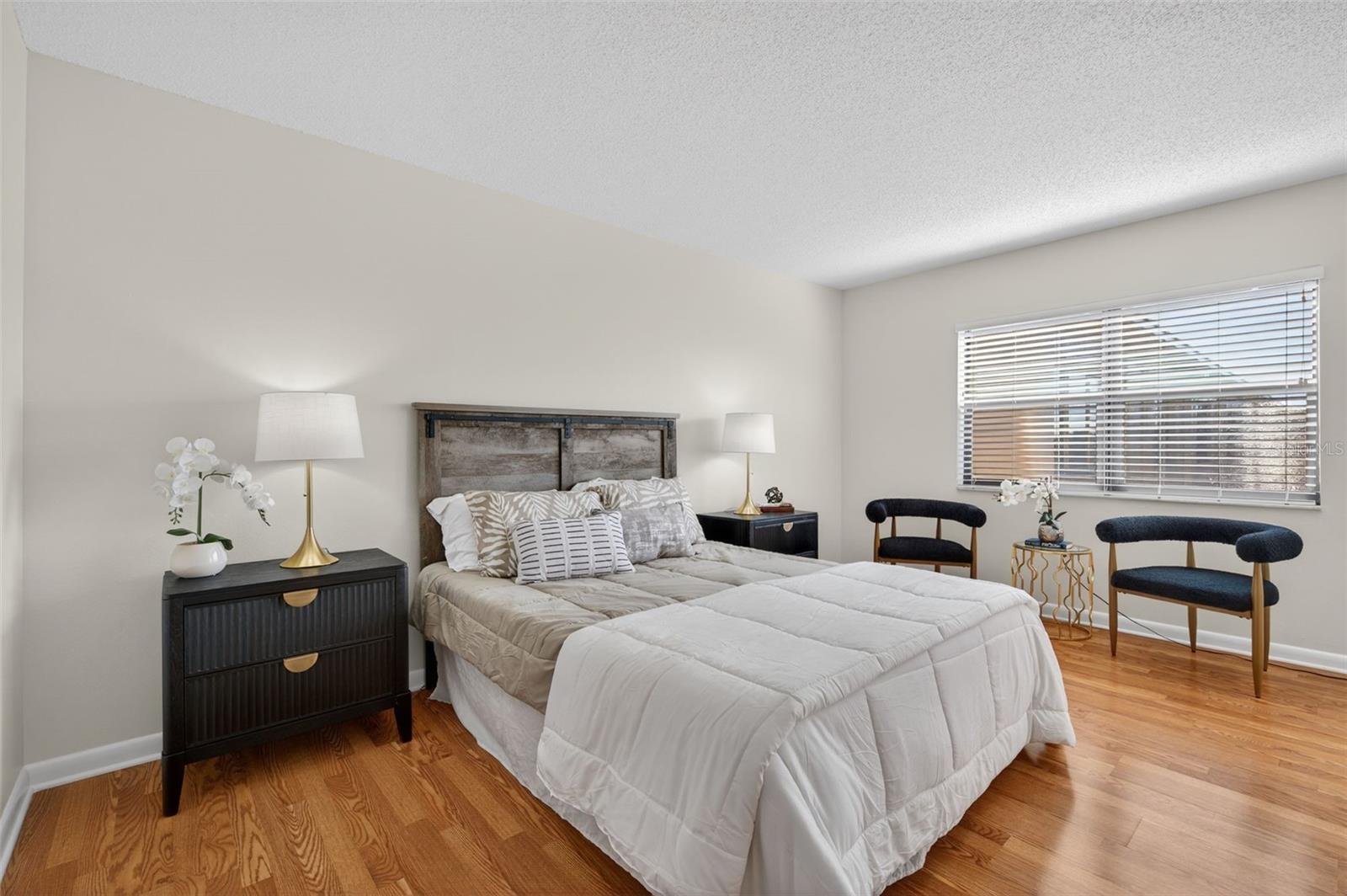 Image 16 of 31 For 5080 Locust Street Ne 328